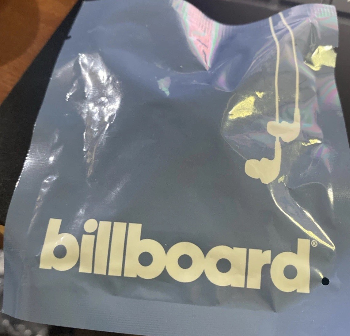 Billboard Delta Airlines Earbuds Brand NEW Sealed package