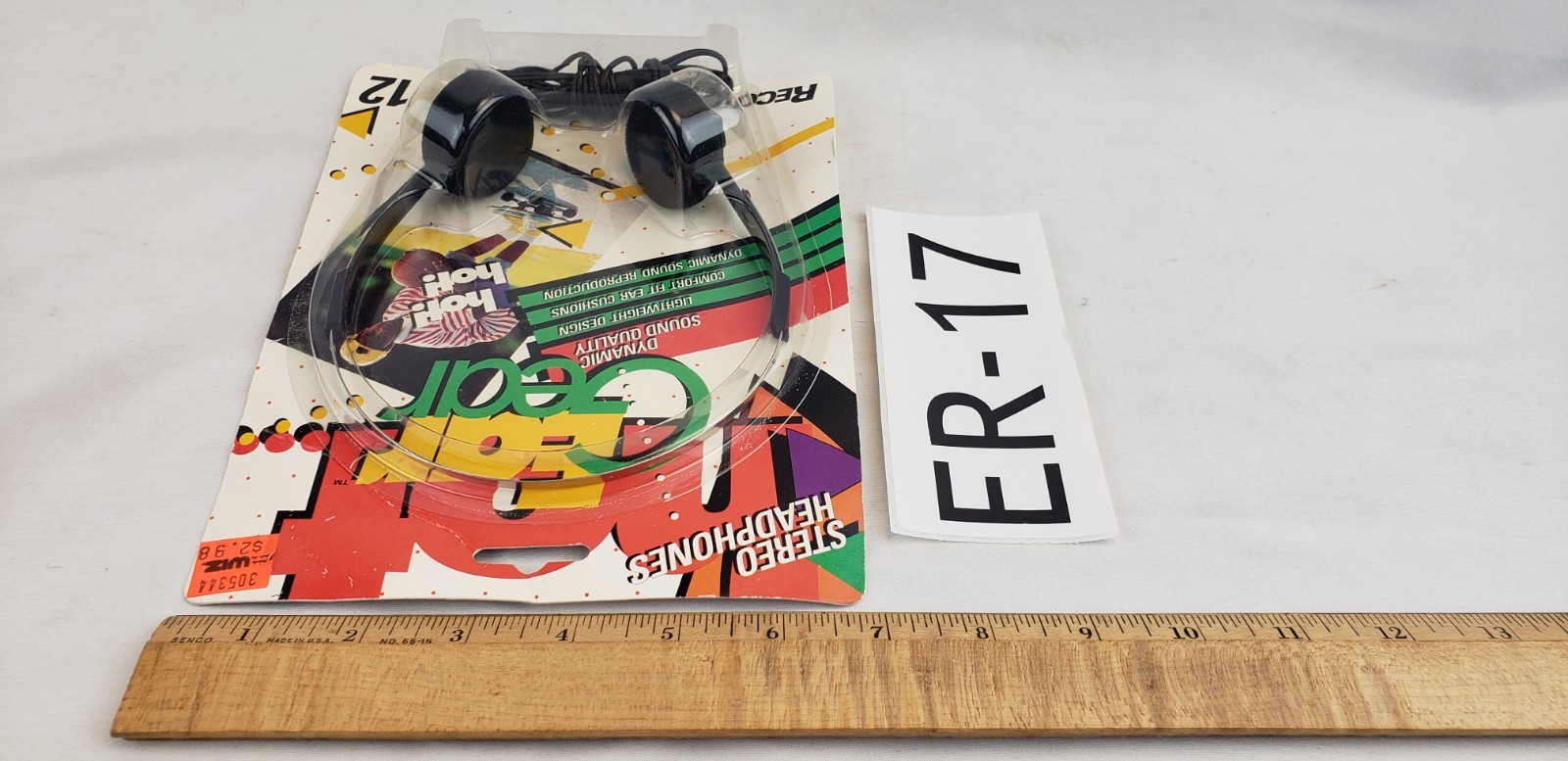 Vintage NOS 1990’s Recoton Walkman Stereo Headphones Hot Ear Gear EG12 90’s Y2k