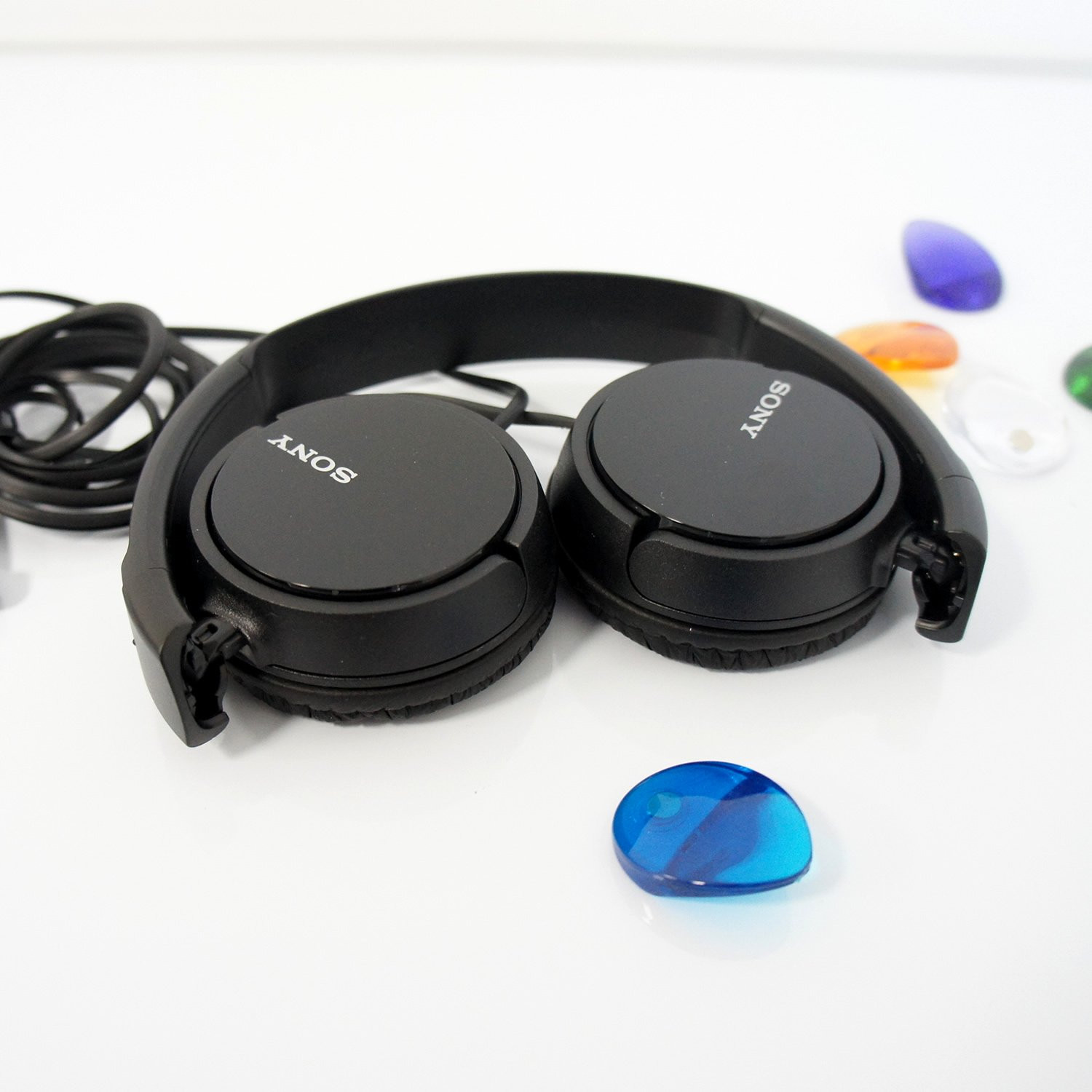 Lightweight Black Over Ear Headphones with 30mm Drivers for Clear Sound