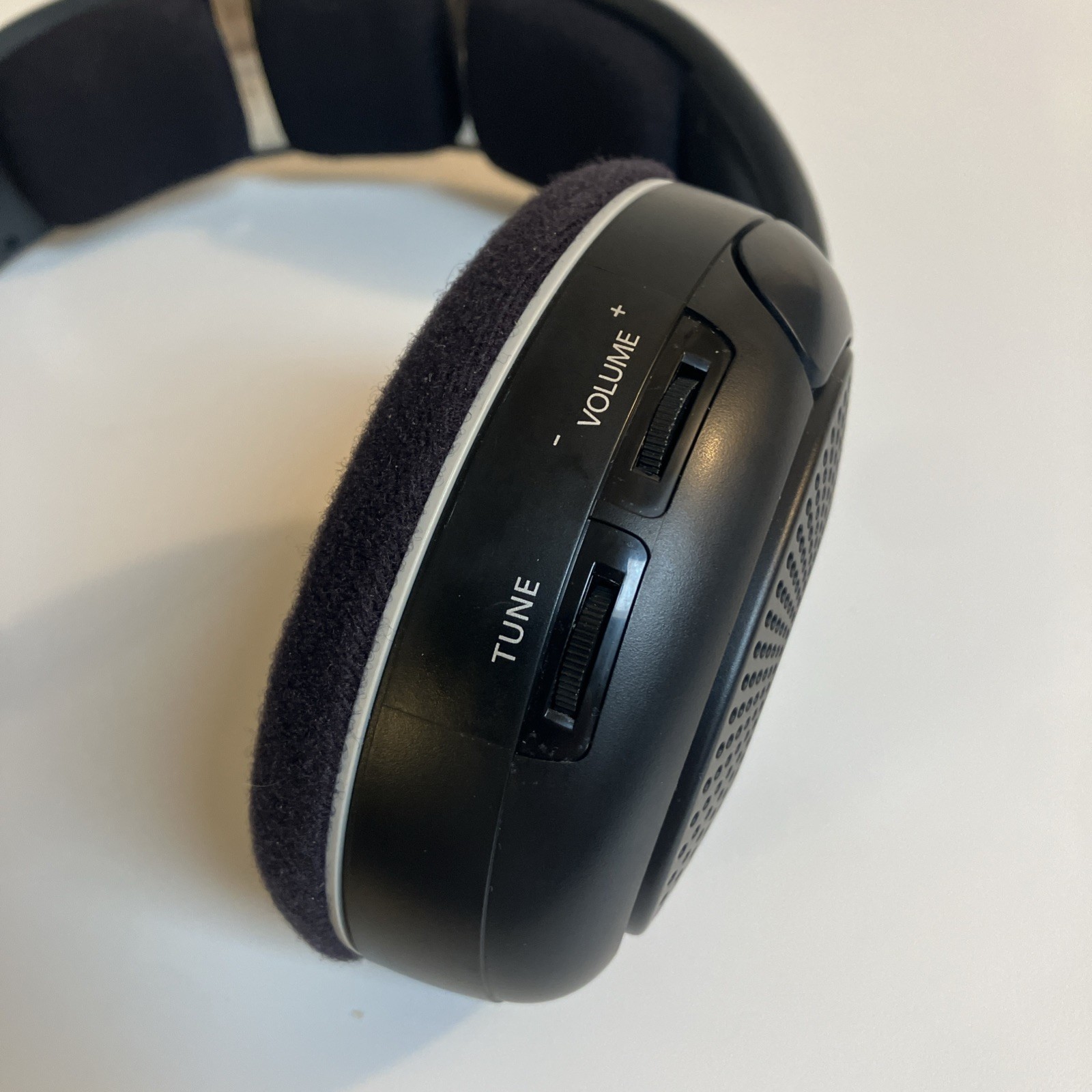 Sennheiser HDR 135 Wireless Headphones, TR135 Charging Dock Base & Manuals Works
