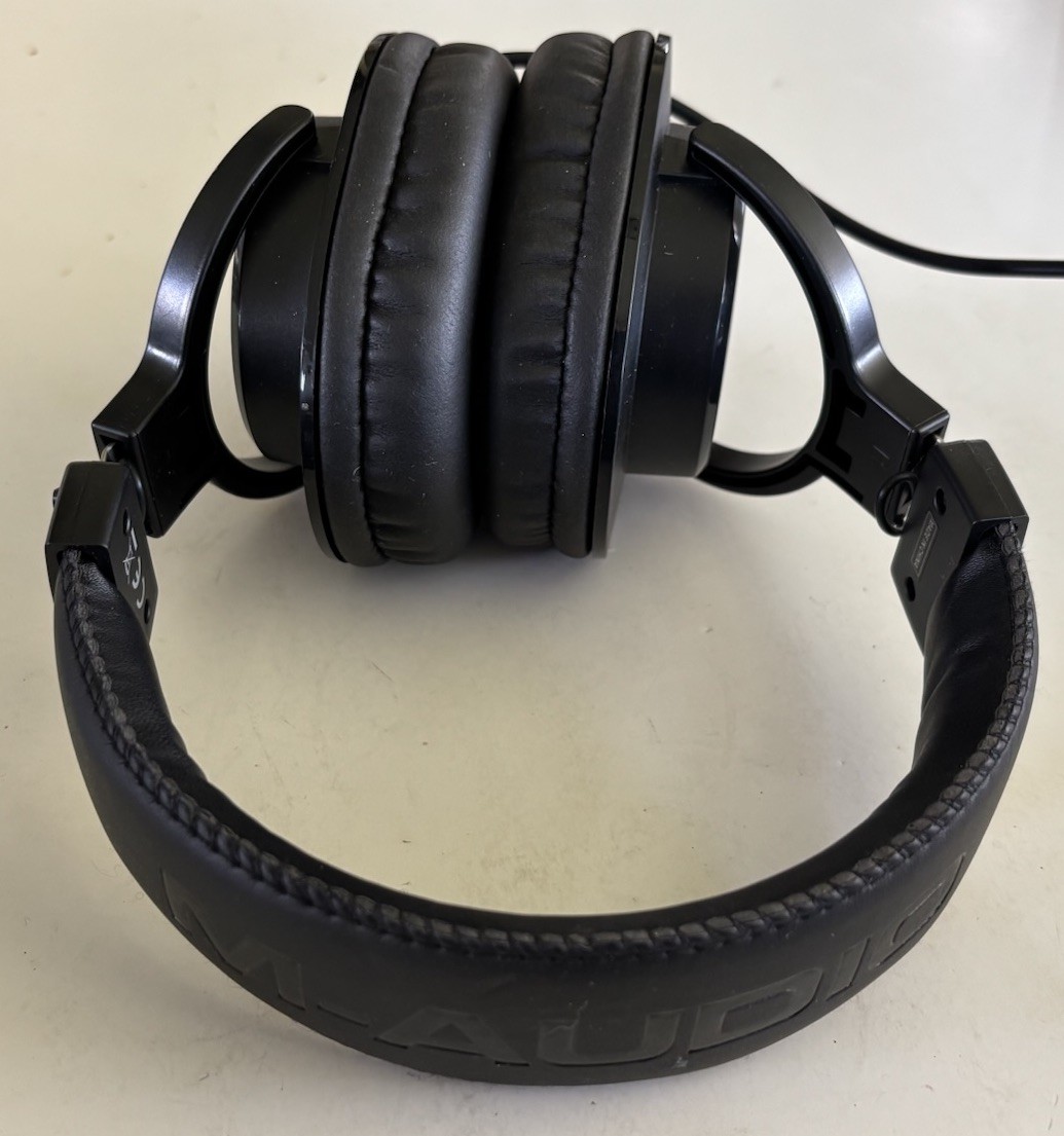 M-Audio HDH40 Over Ear Studio Headphones Closed Back Monitoring Recording Black