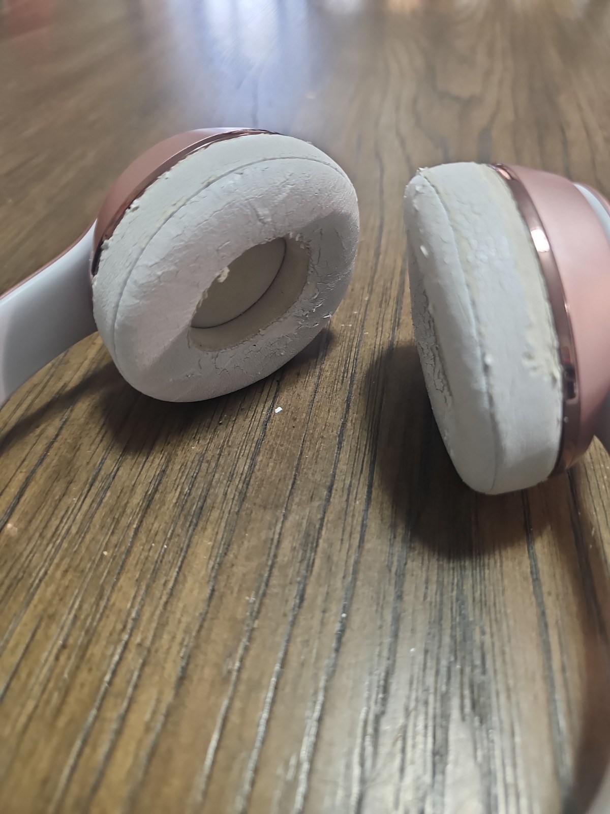 Beats by Dr. Dre Beats Solo3 Wireless On-Ear Headphones – Rose Gold! Works Great