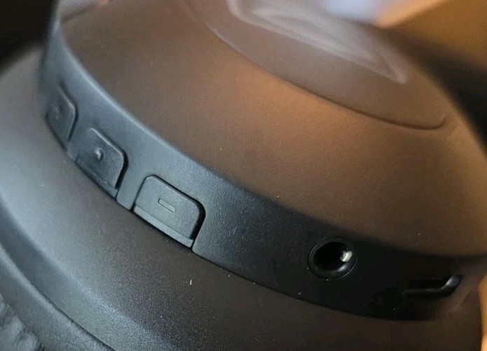 Active Noise Canceling Bluetooth Wireless Over Ear Headphones -Black