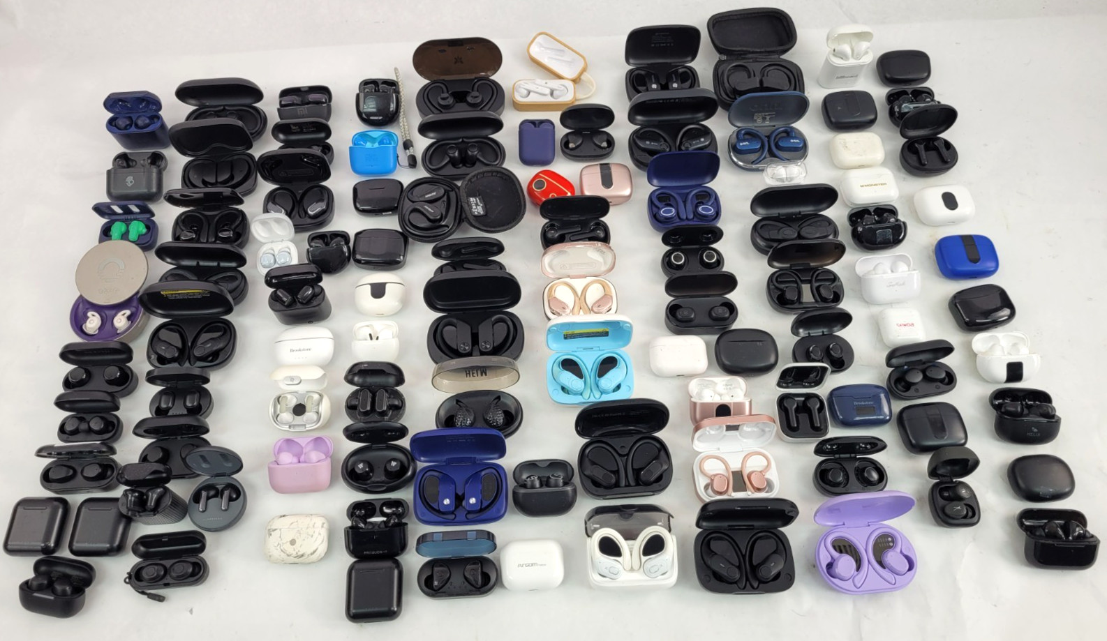 LOT OF 100 Skullcandy ALTEC TOZO Brookstone Generic In-ear Bluetooth Earbuds (2)