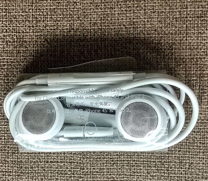Authentic Apple iPod iPhone Earphones Headphones Earbuds+Remote Control+Mic