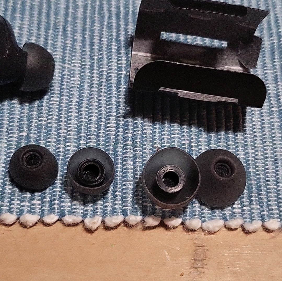 Samsung Galaxy Buds 2 *See description