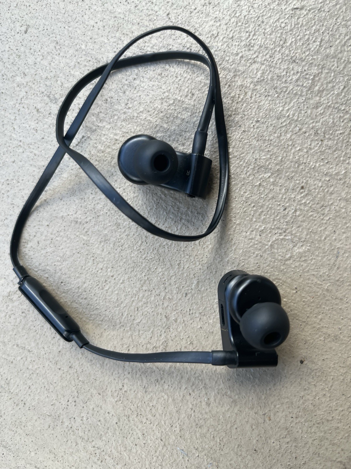 Beats by Dr. Dre Powerbeats3 Black Wireless Bluetooth Neckband Earbuds Mic