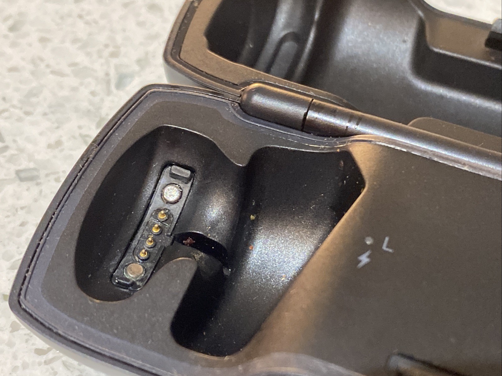 Bose SOUNDSPORT FREE WIRELESS Earbuds Bluetooth Black 423729 Charging Case Only