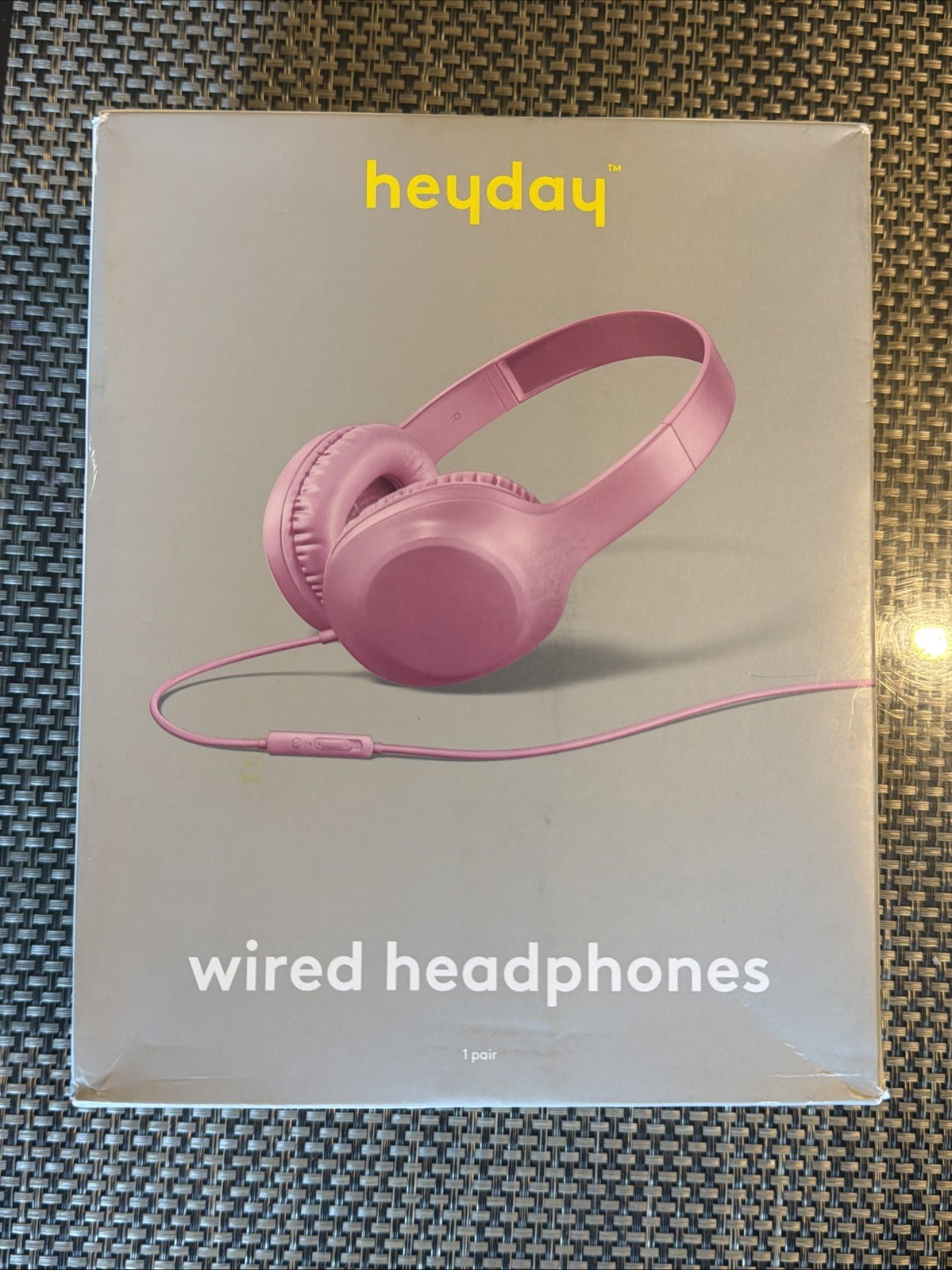 heyday Wired On-Ear Headphones 3.5mm Jack Built-In Mic Pink Adjustable Fit