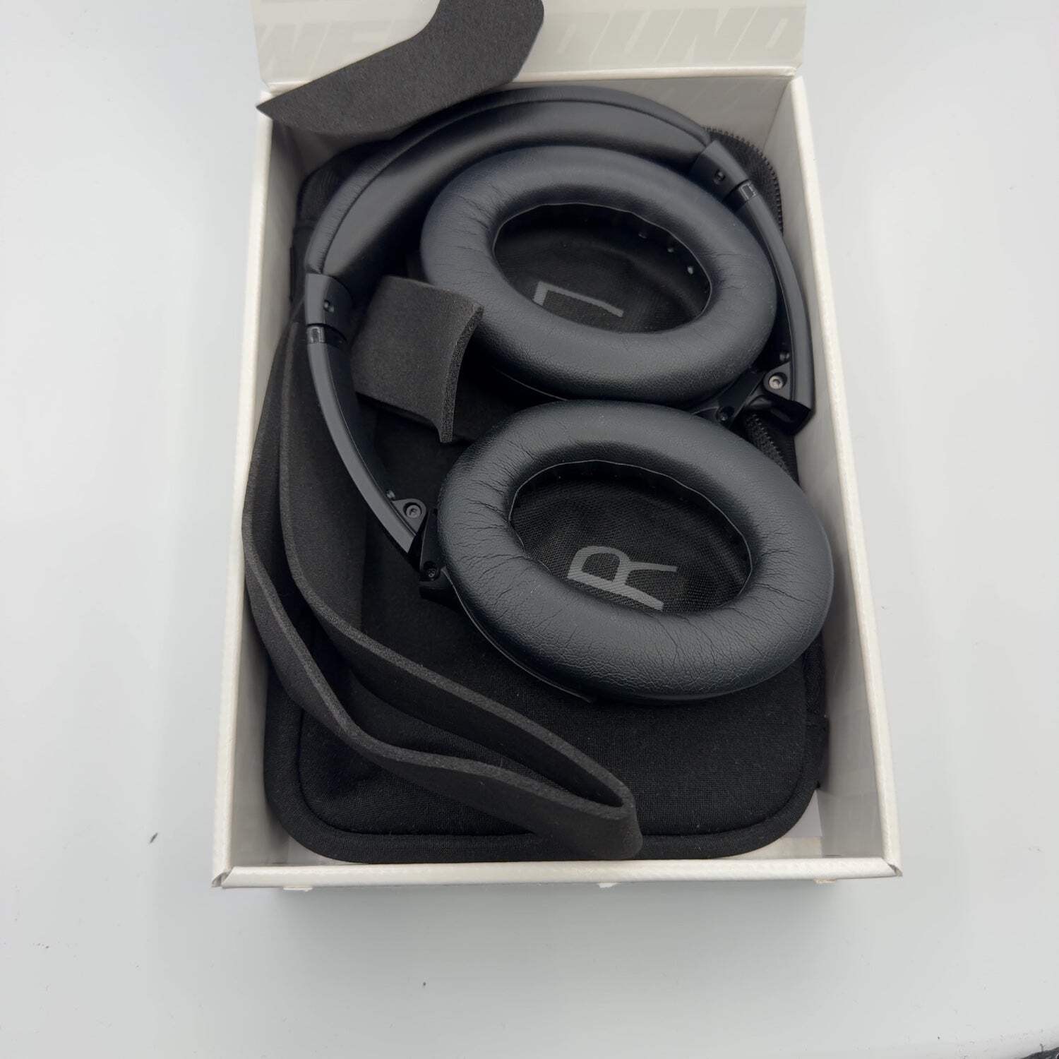 Bose QuietComfort SC Around-Ear Noise Cancelling Bluetooth Headphones Black