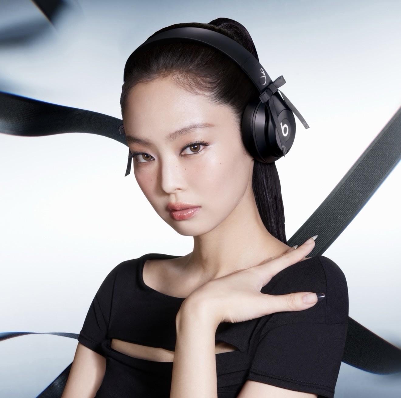 BRAND NEW. Beats Solo 4 Wireless On-Ear Jennie Special Edition Onyx Black USA