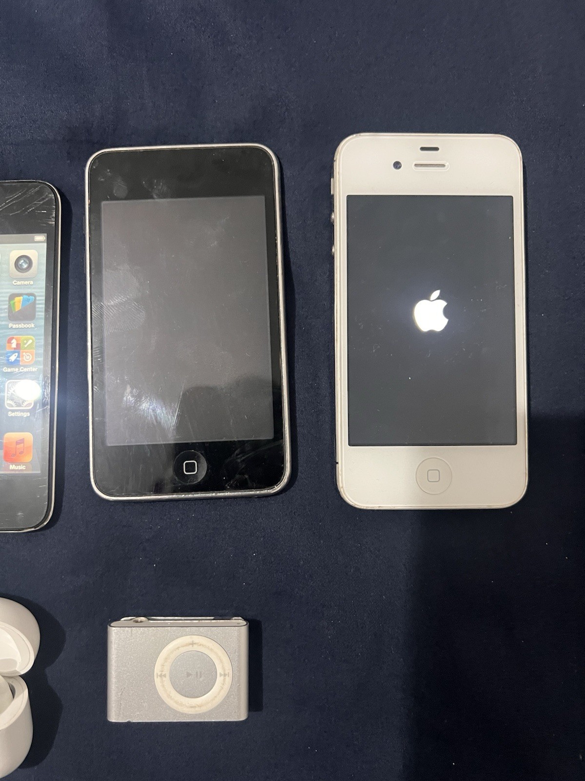 Apple AirPod pro A2190 + 3x iPod Touch, iPod Nano, iPhone 4 Bundle – Read Descri