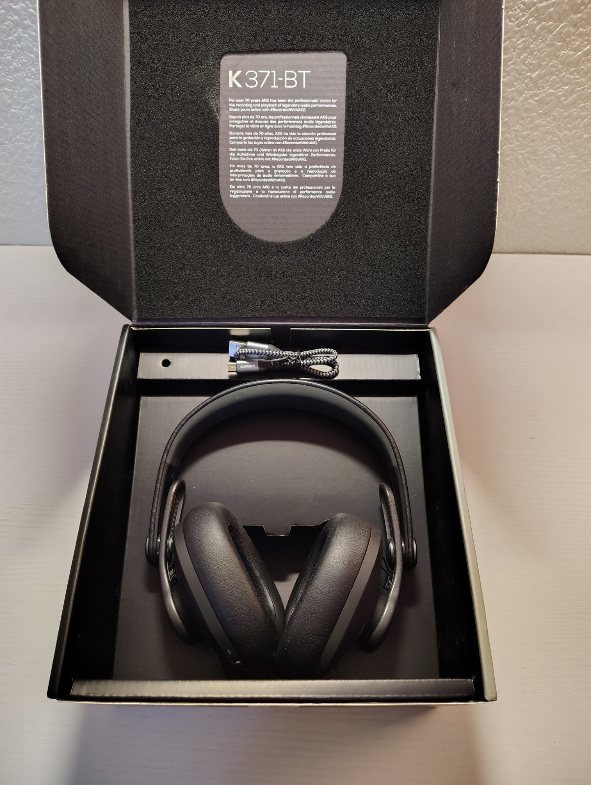 AKG K371-BT Bluetooth Wireless Closed Back Headphones In Good Condition (READ)