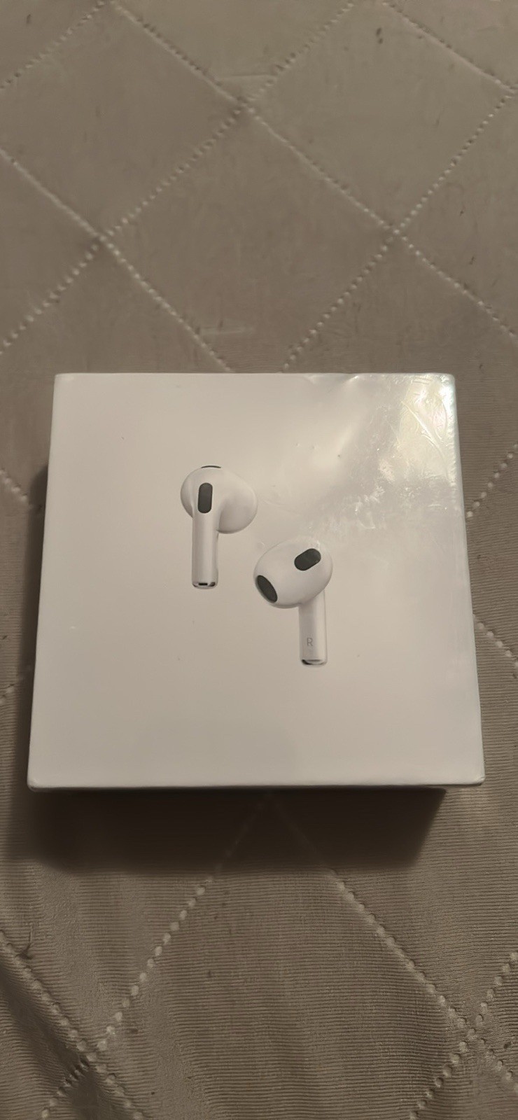 Apple AirPods (3rd Generation) Wireless Charging Case Bluetooth Earbud White