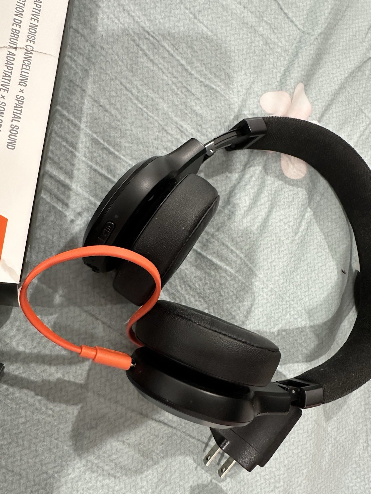 JBL Live 675NC Noise Cancelling Bluetooth Headphones – Black + Charger“ No Box”