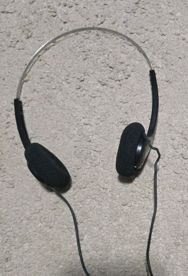 Vintage Retro Sony Walkman MDR-006 Lightweight Headphones On-Ear w NEW Foam Pads