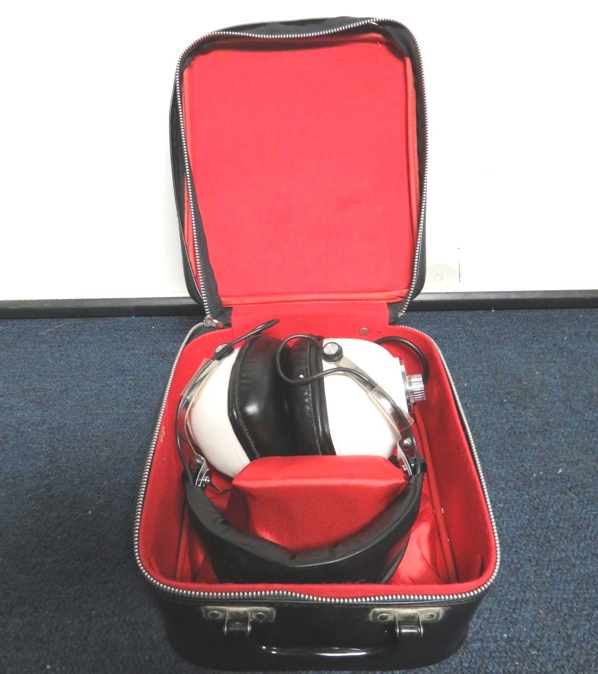 Lykes SHP 500 Stereo Headphones- White