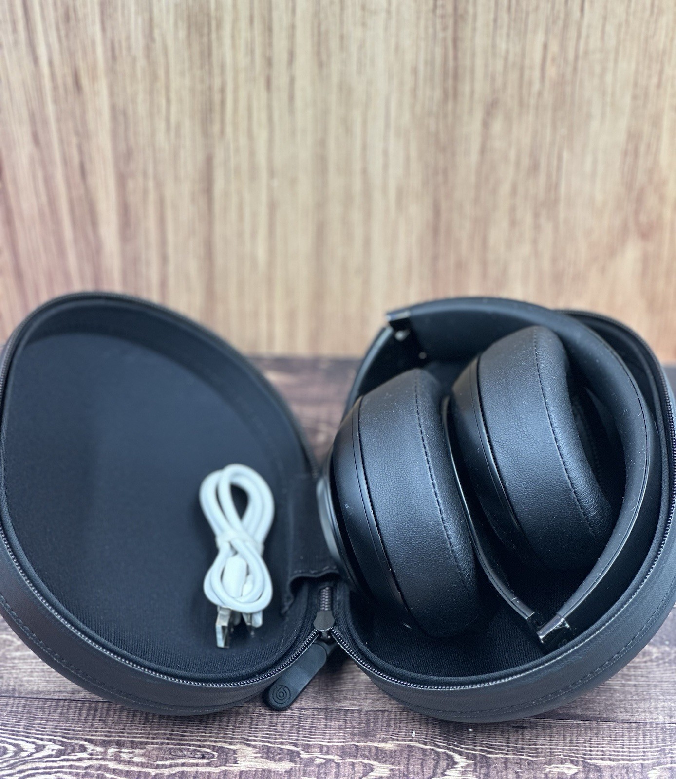 Beats Studio3 Wireless Headphones – Matte Black Studio 3 W/ Case & Cord- VG