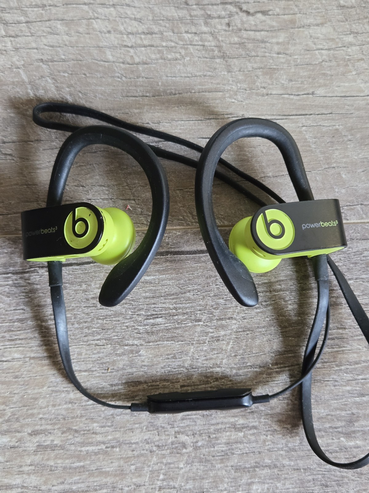 Beats by Dr. Dre Powerbeats3 Wireless Ear-Hook Headphones Earphones Shock Yellow