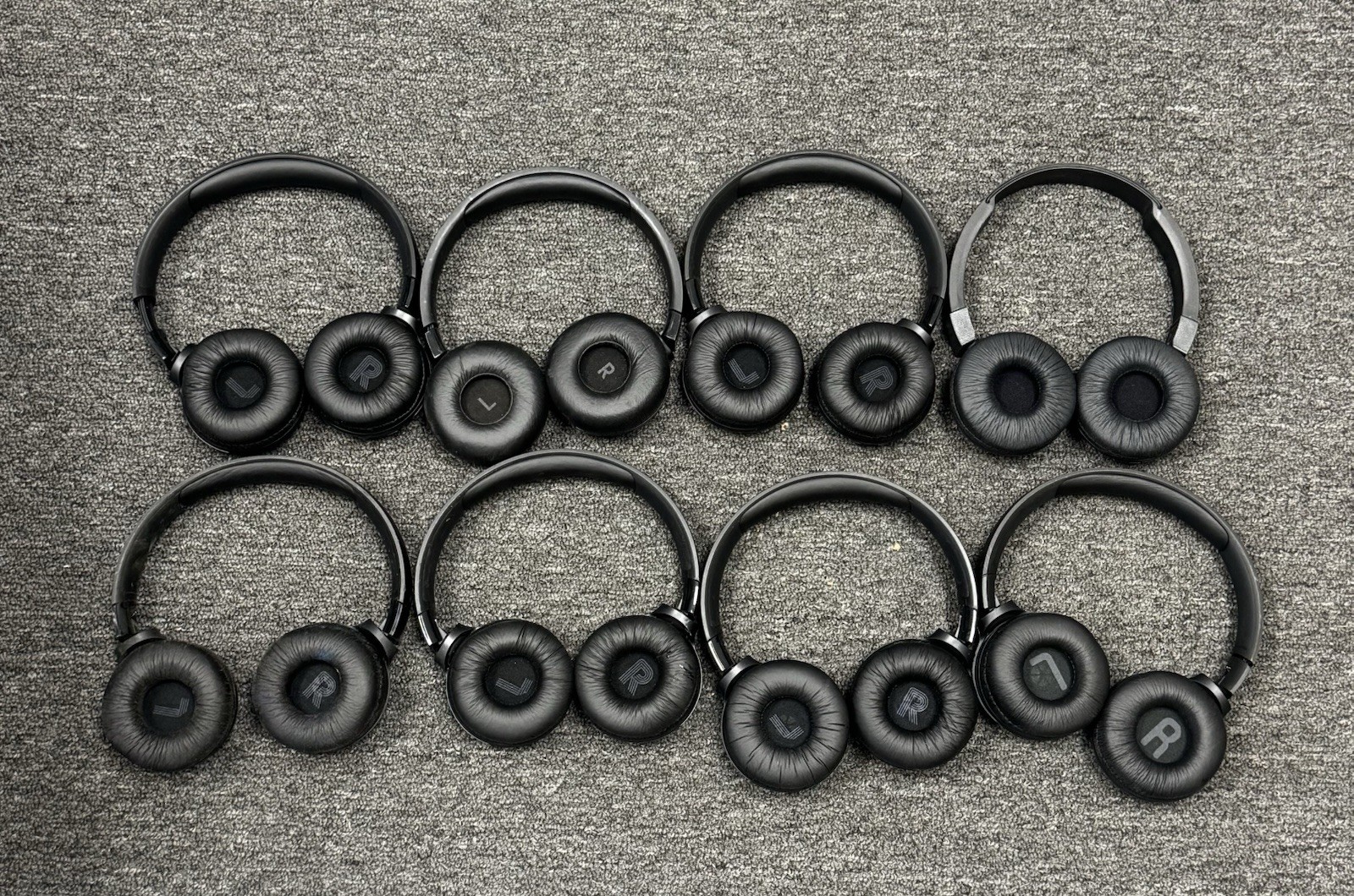 [LOT OF 8] JBL Tune 520BT Wireless On-Ear Headphones Bluetooth – Black