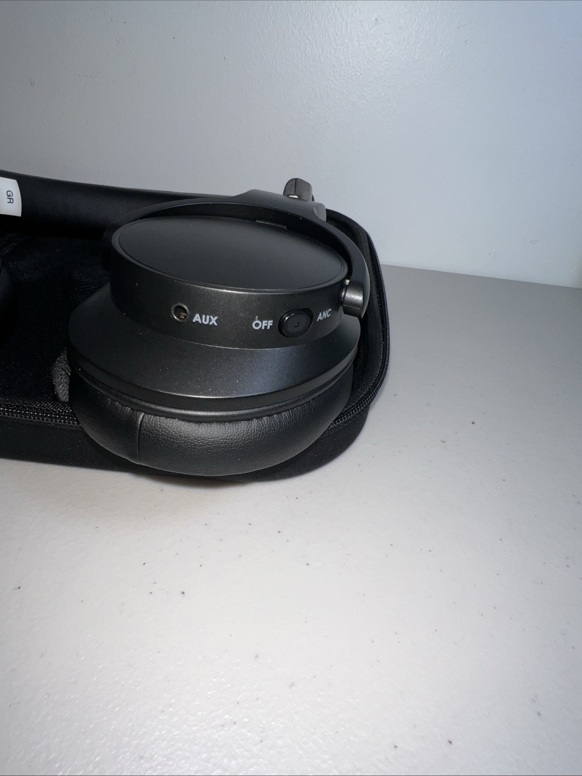 Avantree -Noise Cancelling Headphones W Cords And Case (O3)