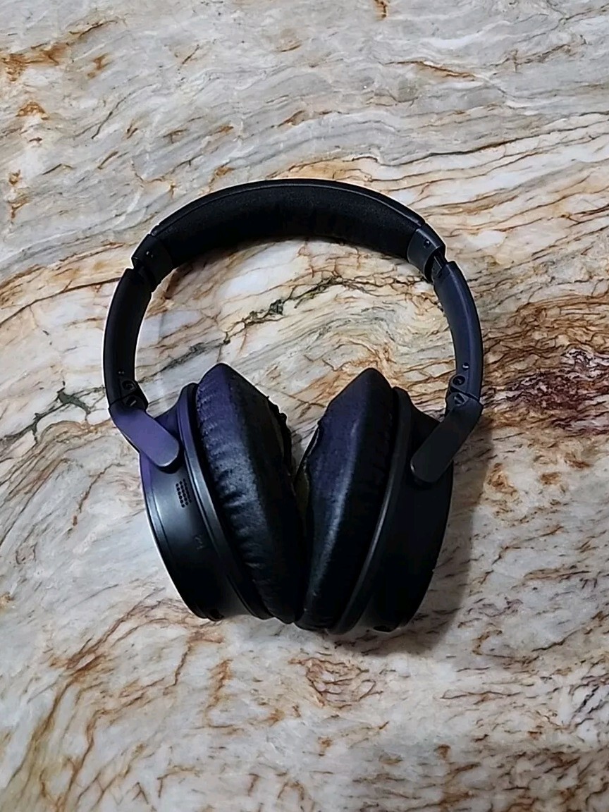 Bose QuietComfort 35 Over the Ear Wireless Headphones – Black
