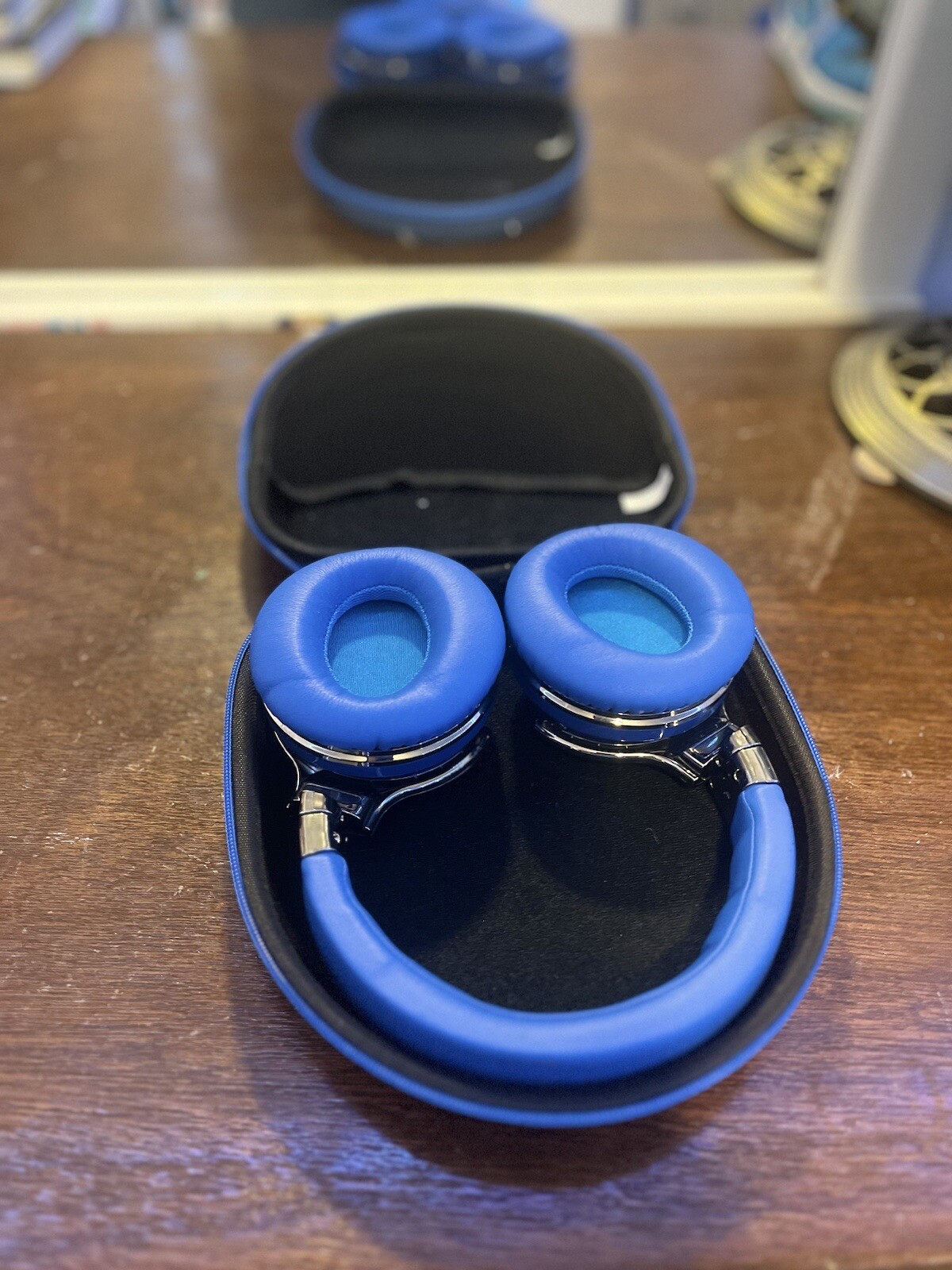 Cowin E7 MR Wireless Ear-Cup (Over the Ear) – Blue/Silver