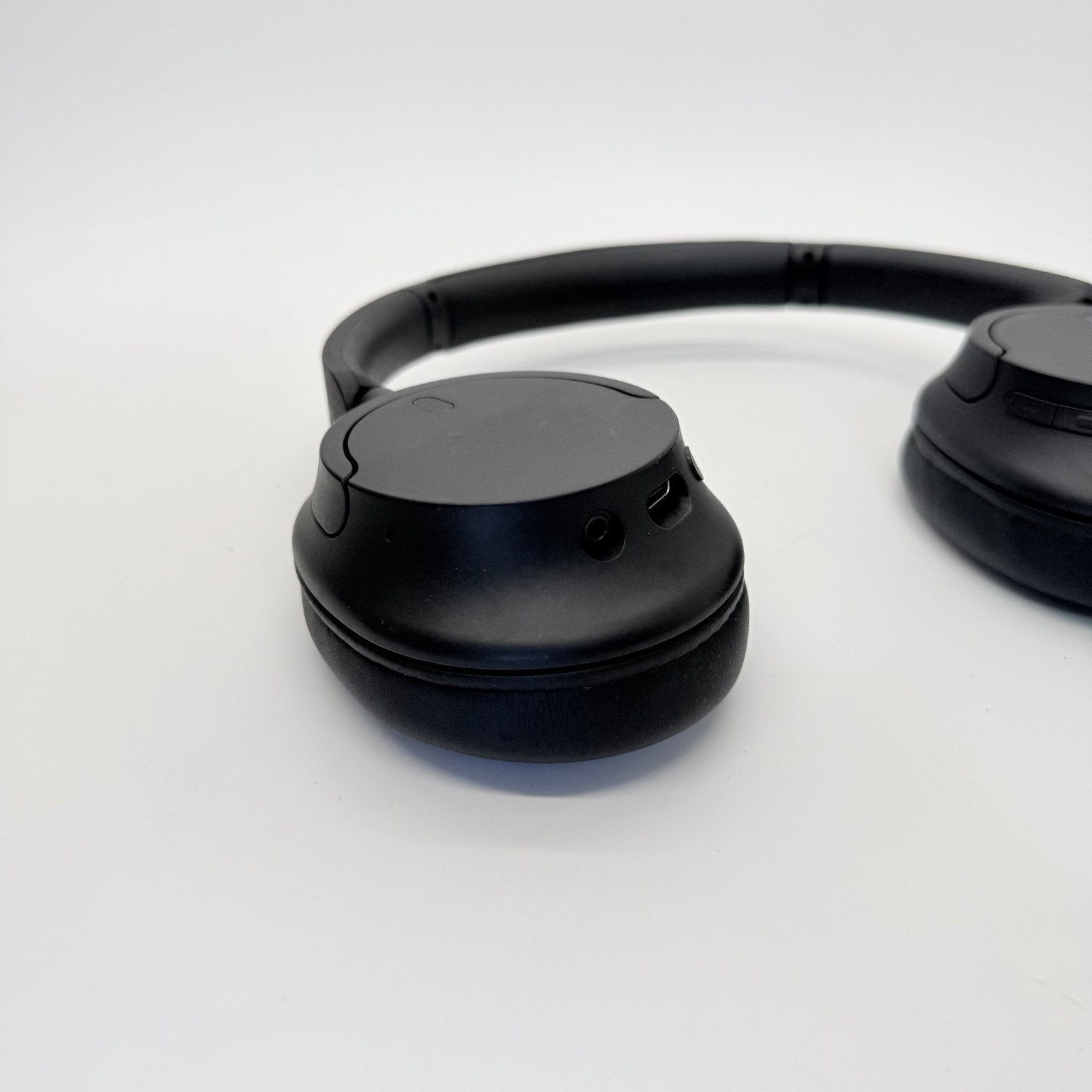Sony WH-CH720N/B Noise Canceling Wireless Headphones WHCH720N – Black