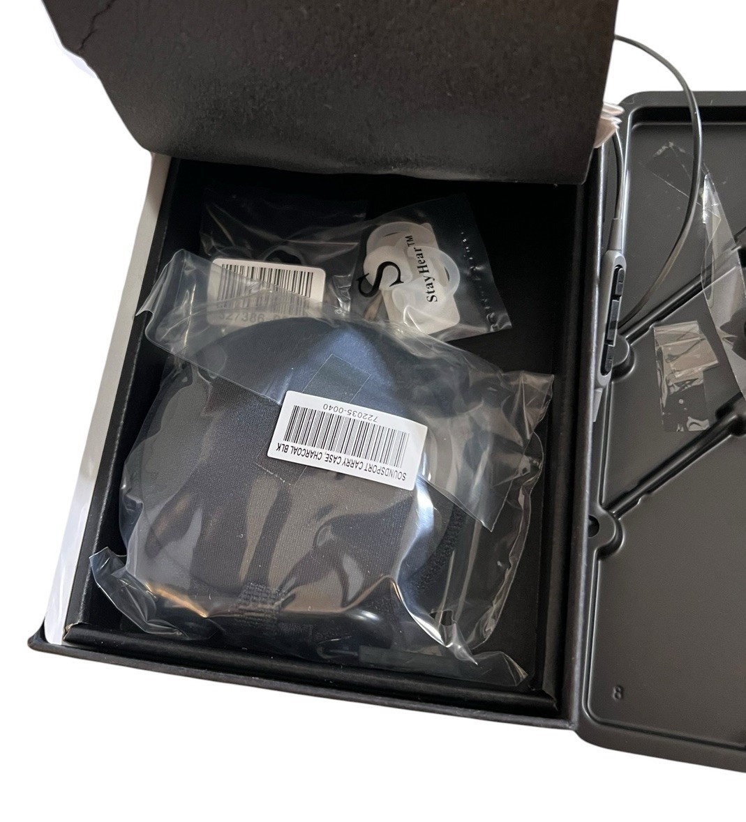 Bose SoundSport In-Ear Wired Headphones Charcoal Black In-Line Mic 741776-0010