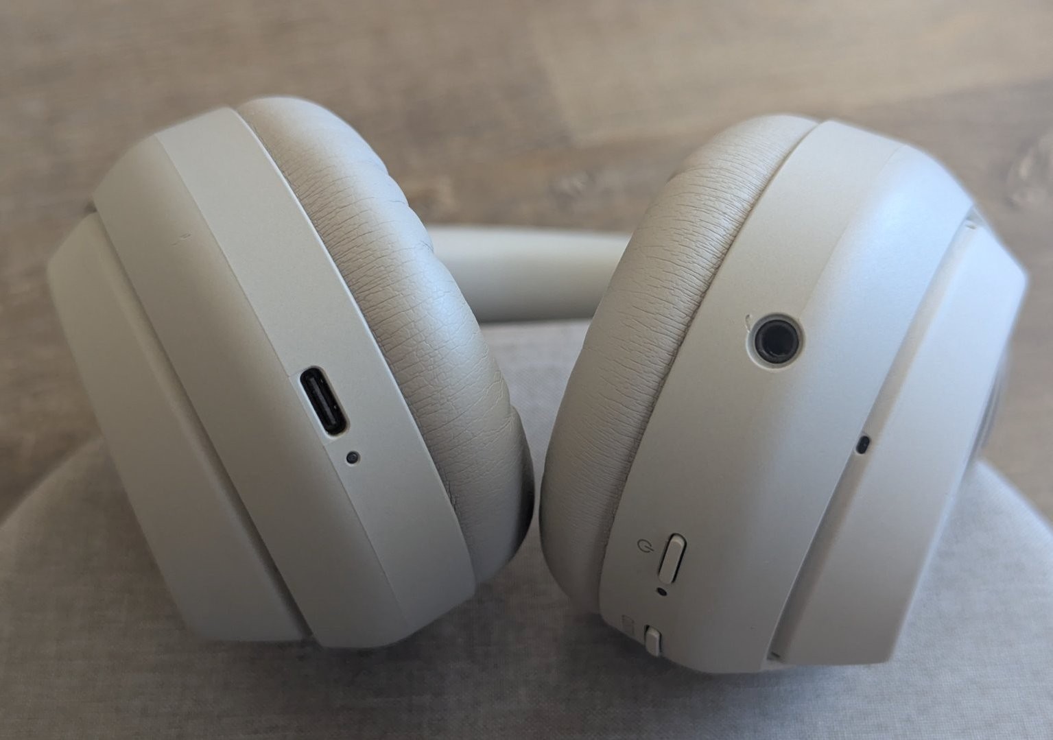 SONY WH-1000XM4 Wireless Noise Canceling Headphones – SILVER #VG