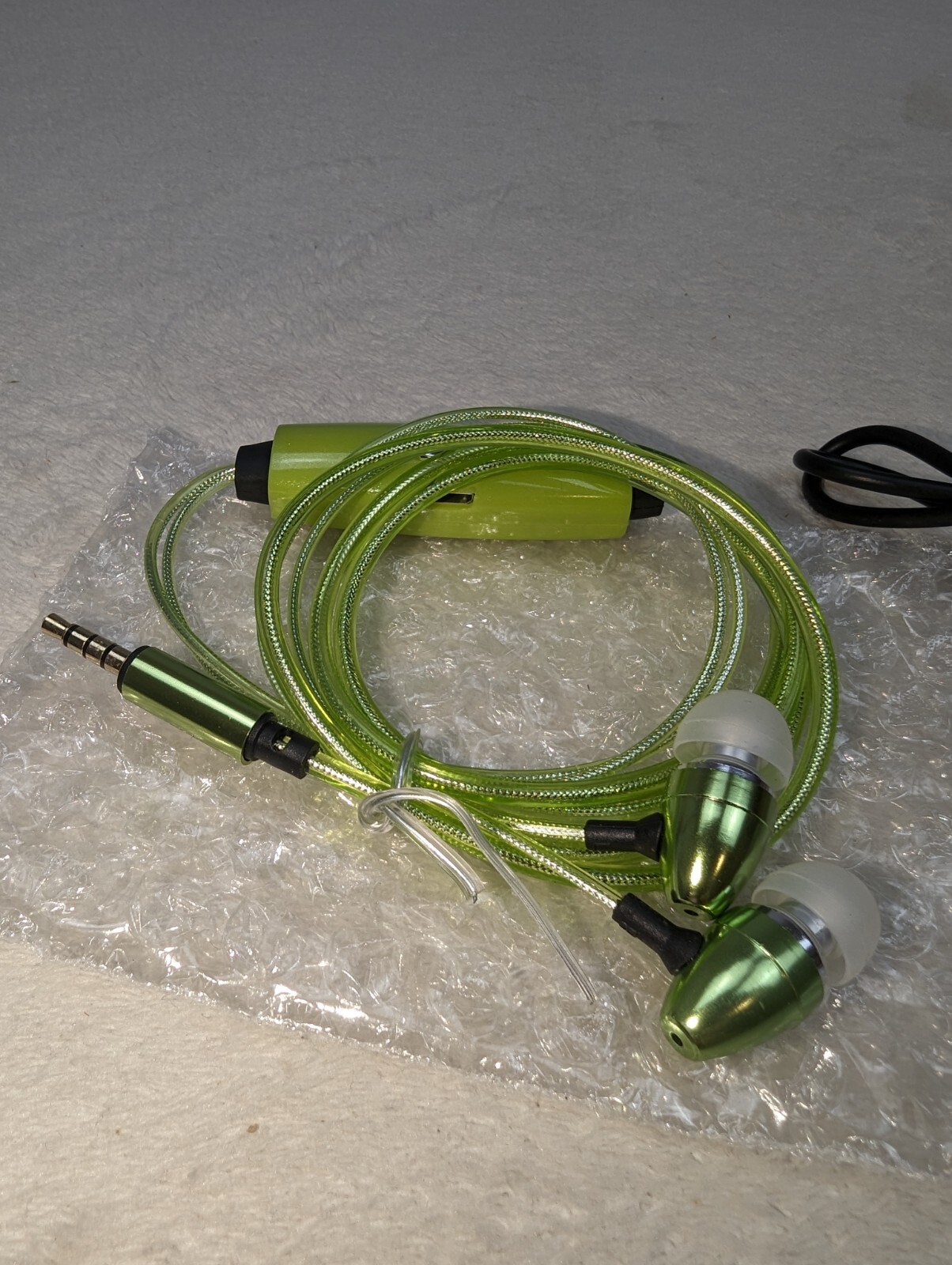Green Soundlogic Light-Up Stereo Earbuds w/Mic Hands-free Calls Tangle Free 3.5