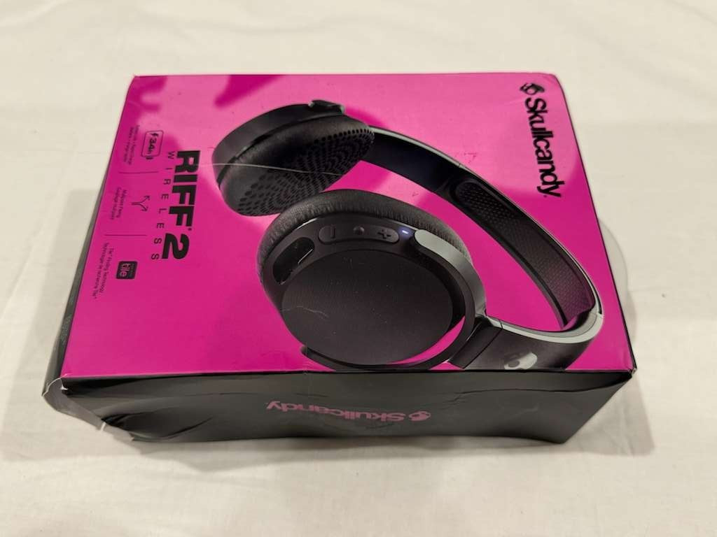 Skullcandy Riff Wireless 2 On-Ear Bluetooth Headphones True Black S5PRW-P740