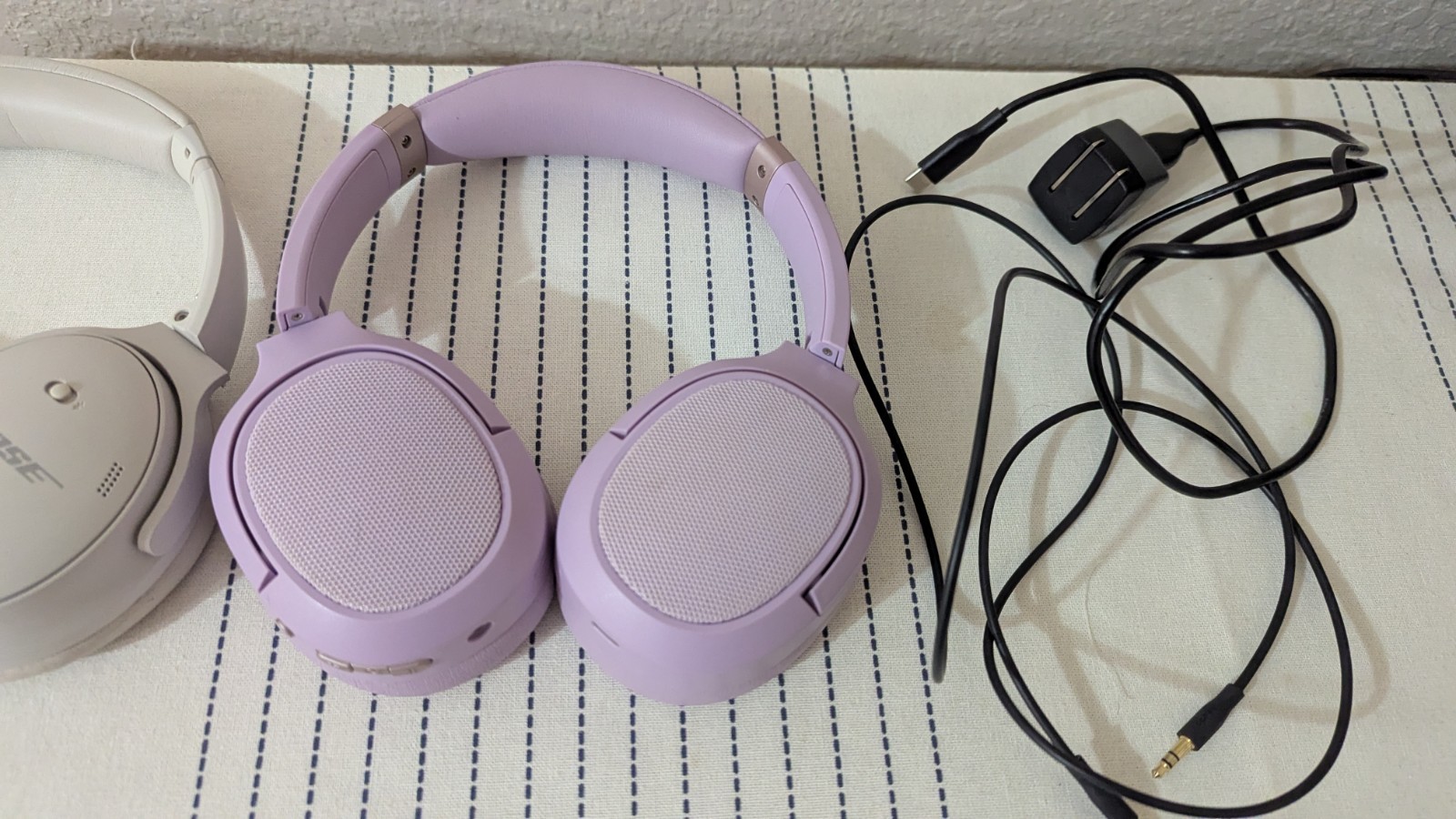 Bose QuietComfort 45 Noise Cancelling Wireless Headphone-White/ See Description