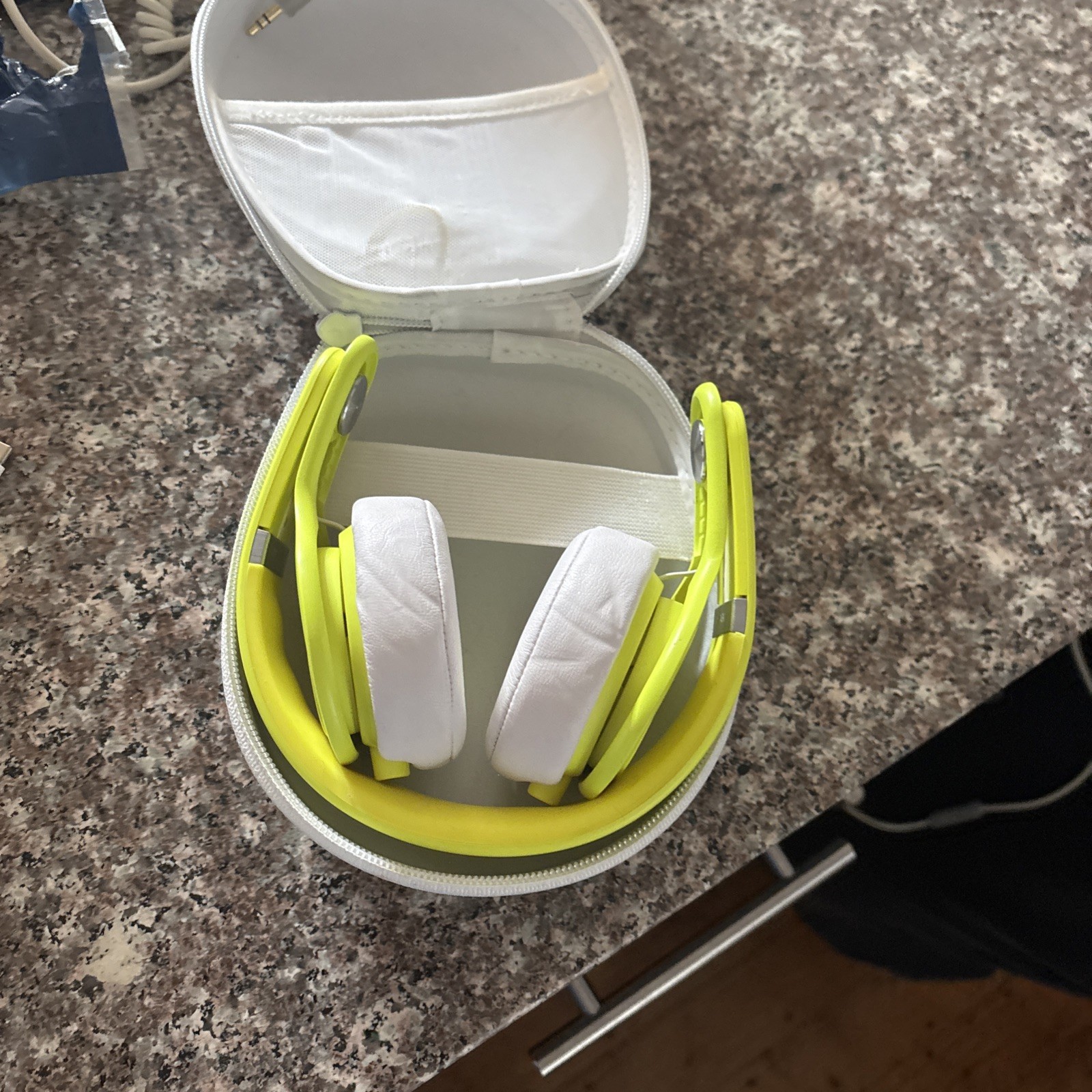 Beats ‘Mixr’ Wired Neon Green Limited Edition David Guetta DJ Headphones