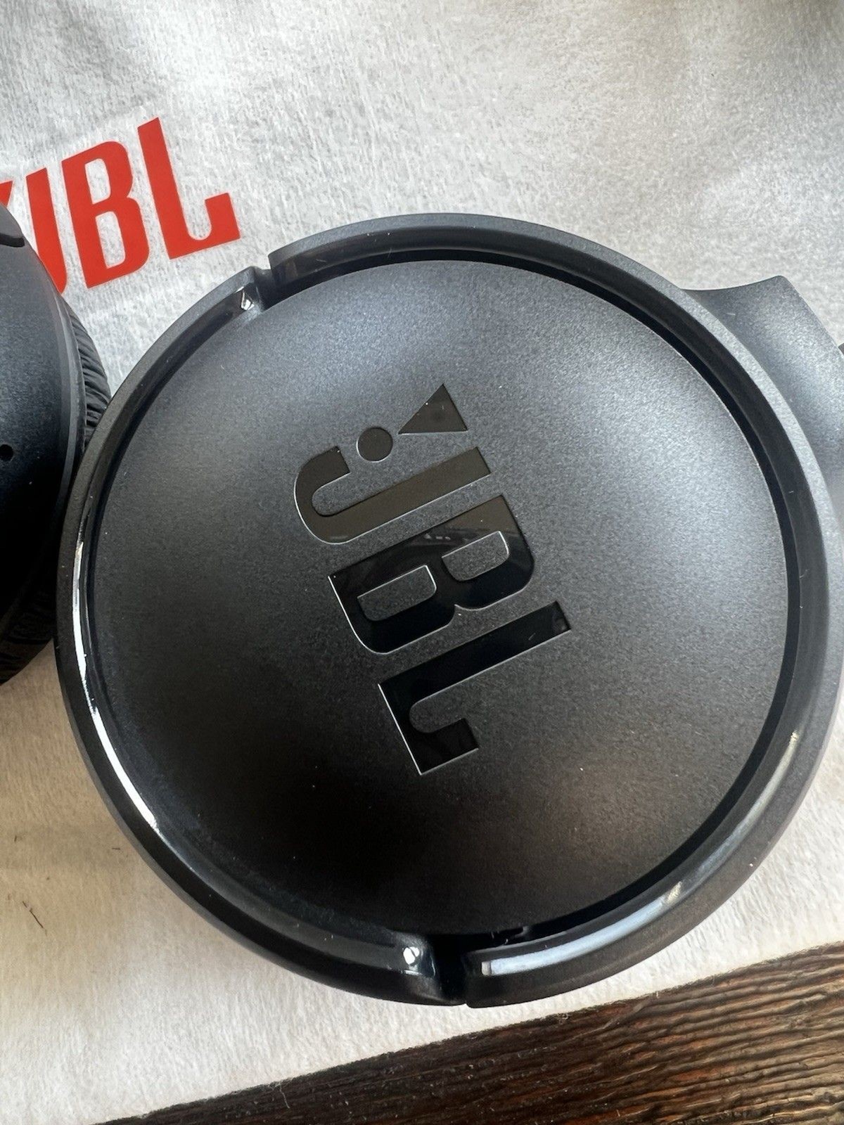 JBL Tune 520BT Wireless Bluetooth On-Ear Headphones With Built-In Microphone NEW