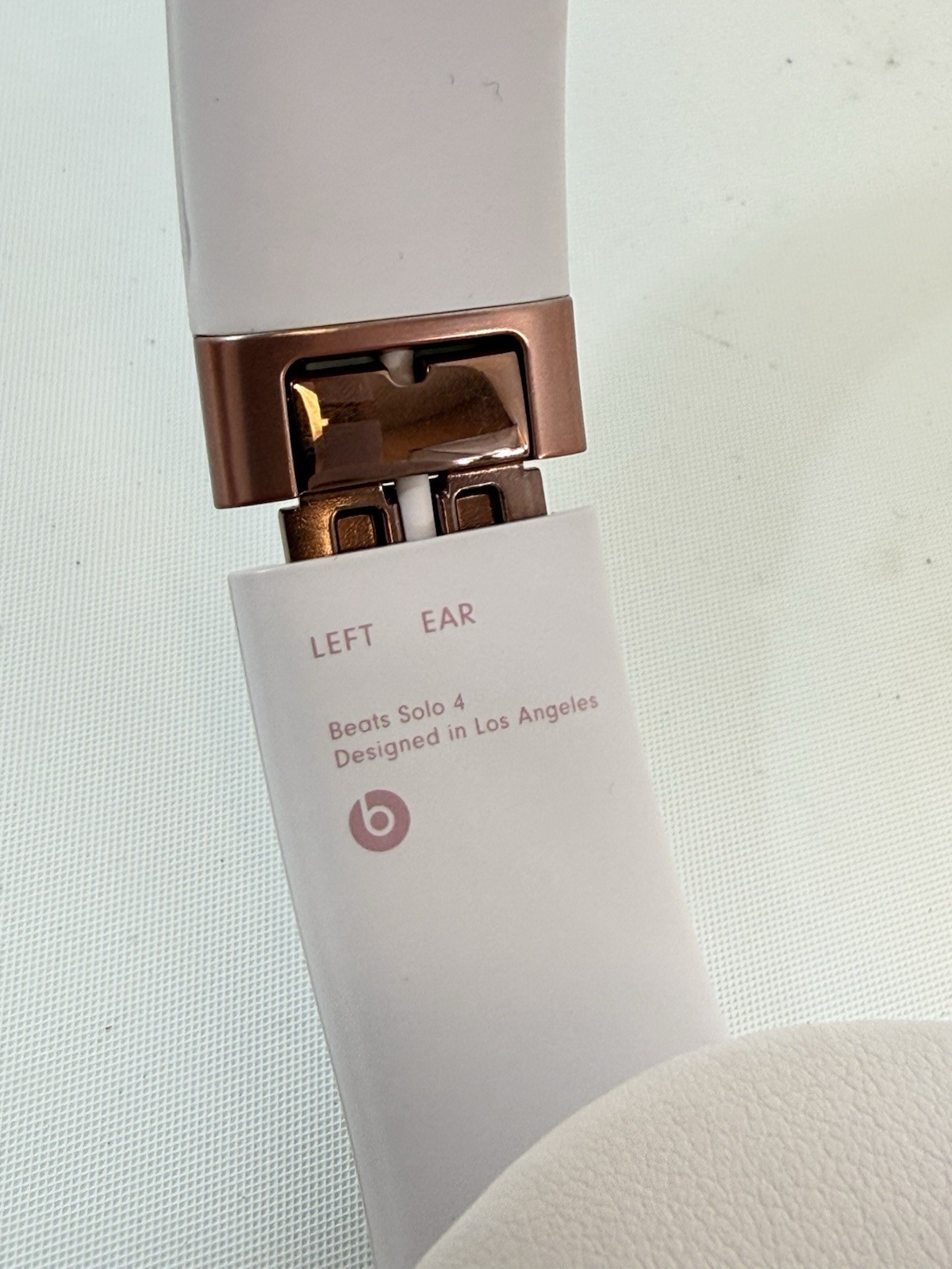 Beats Solo 4 Wireless Bluetooth On-Ear Headphones 50 Hours – Cloud Pink