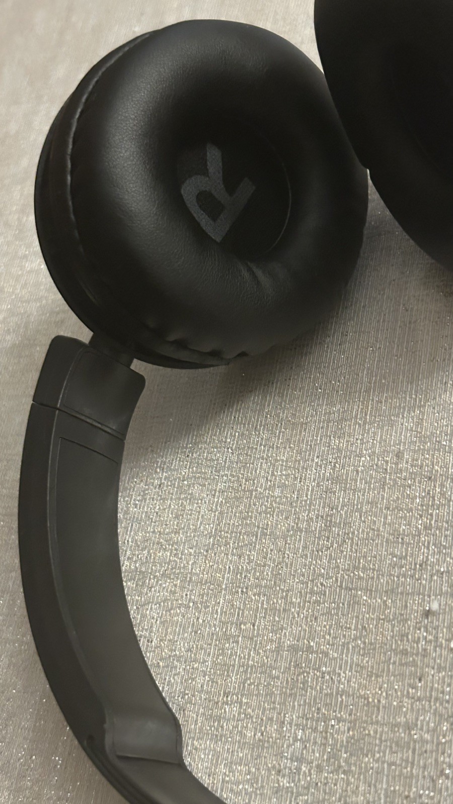 ONN Wireless On-Ear Headphones OND19AAH22 Gen 1 Bluetooth Mic Black Micro-USB