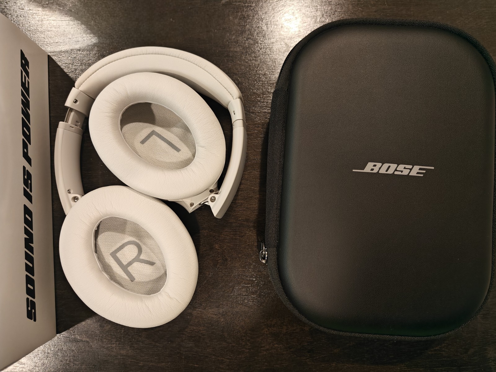 Bose – QuietComfort Headphones (Gen 1) – White Smoke