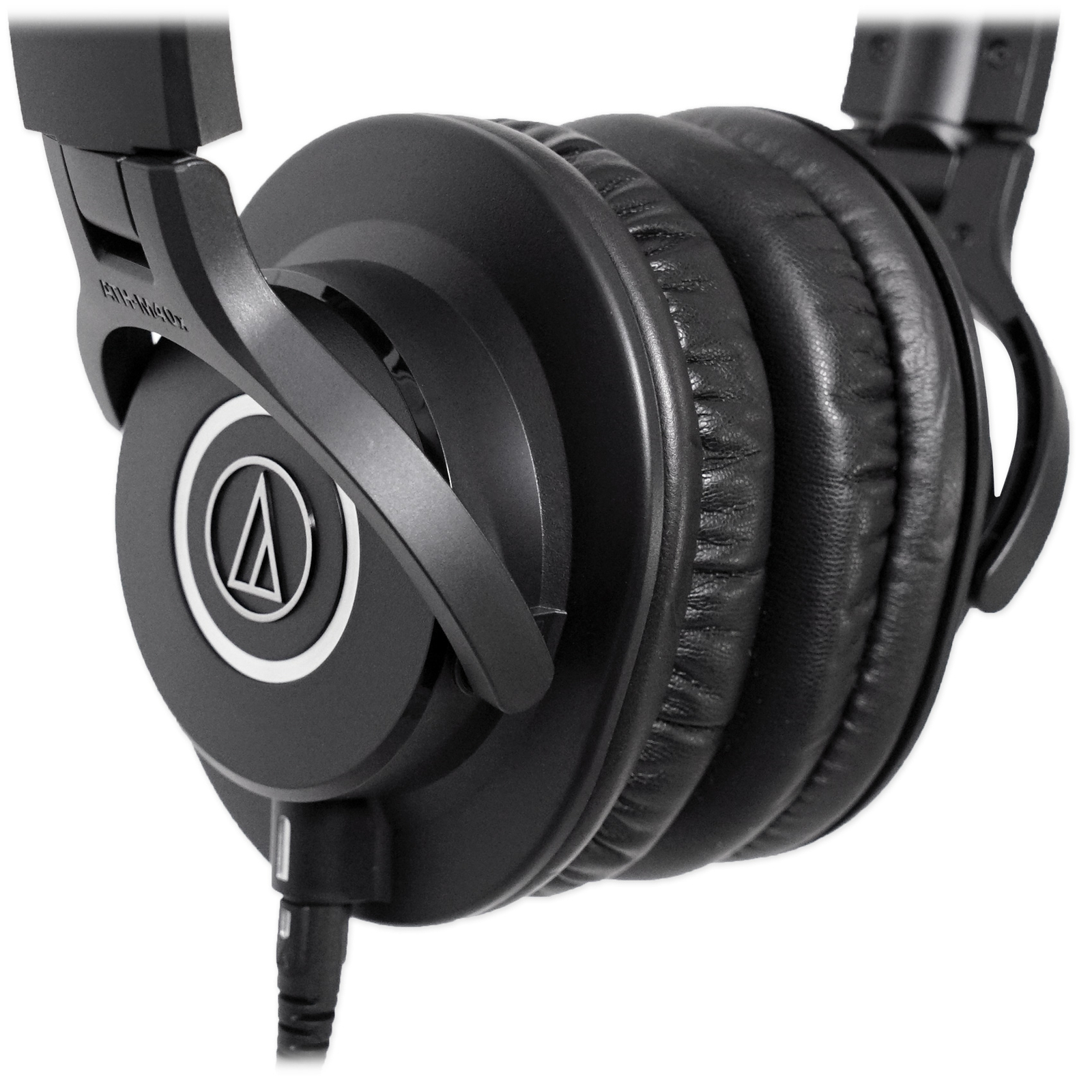 Audio Technica ATH-M40x Closed-Back Dynamic Studio Monitor Headphones ATHM40x
