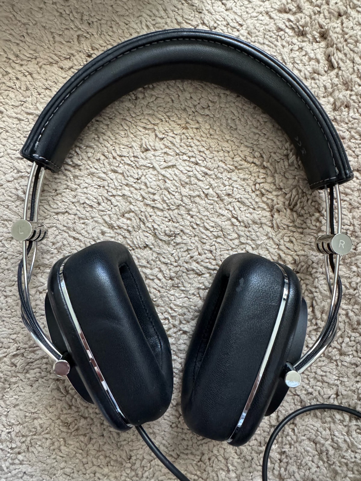B&W Bowers & Wilkins P7 Wired Over Ear Closed-Back Headphones