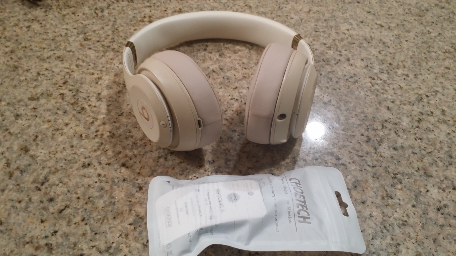 Beats by Dr. Dre Studio 3.0 Wireless Bluetooth Over-Ear headphones saint Gold