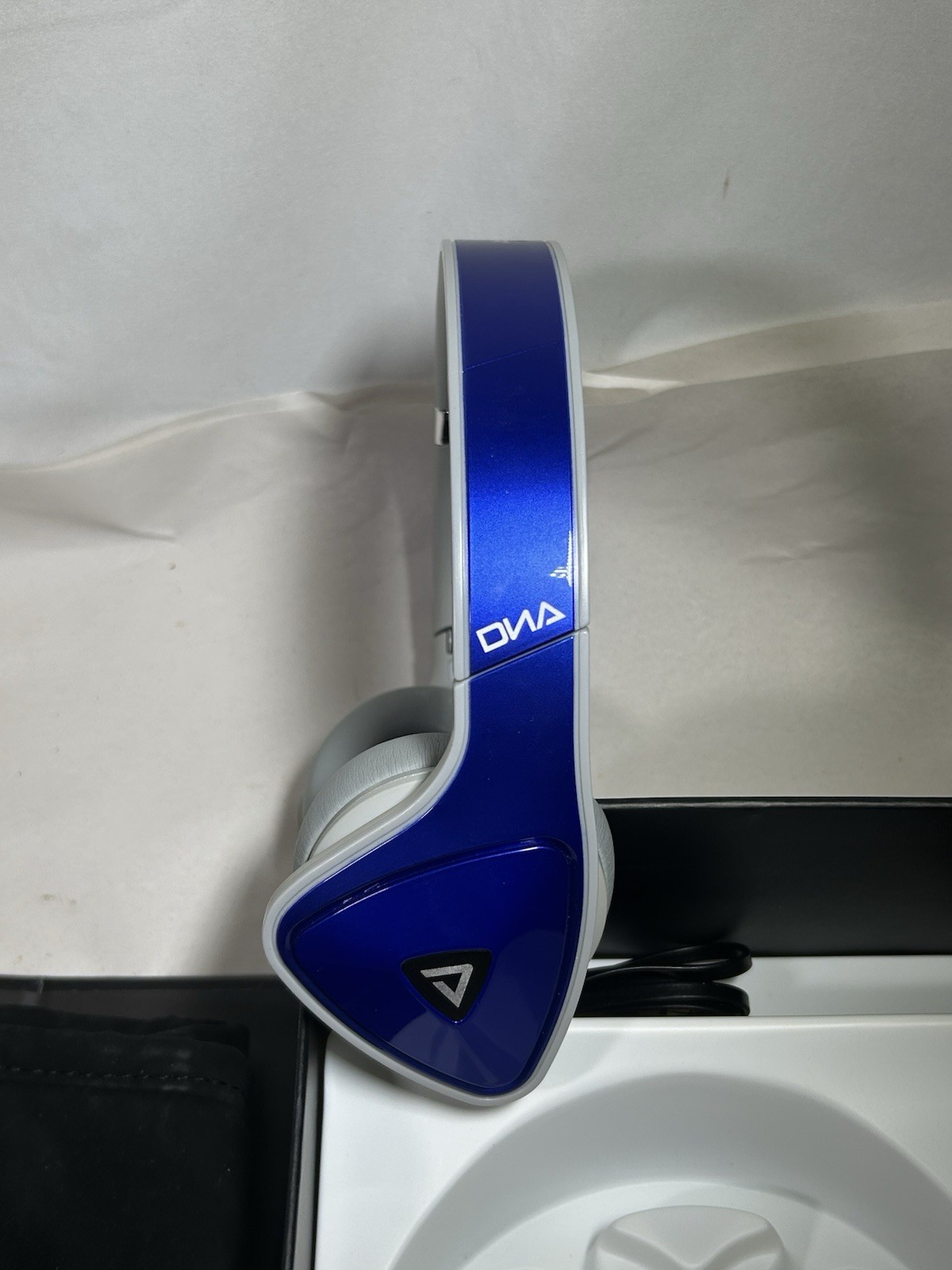Monster DNA On-Ear Headphones Cobalt Blue Light Gray w/ Box Cables Bag