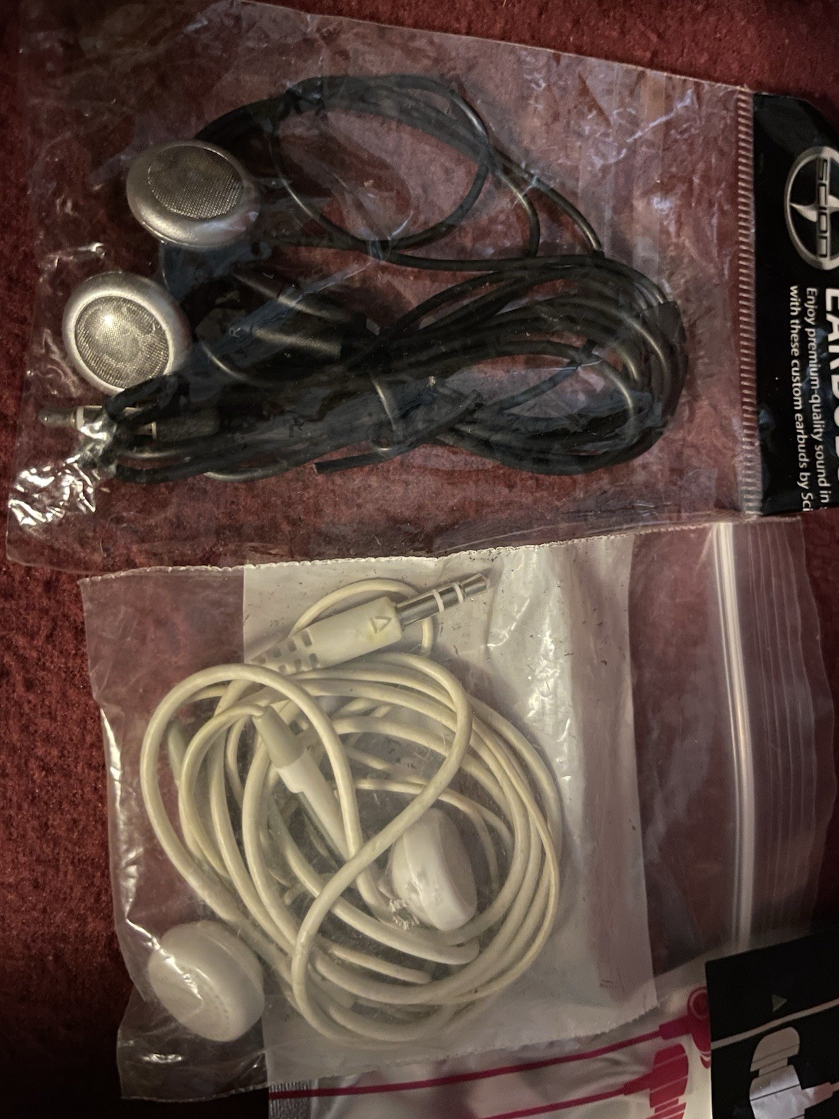 Lot of 7 Assorted Wire Earbuds /Earphones