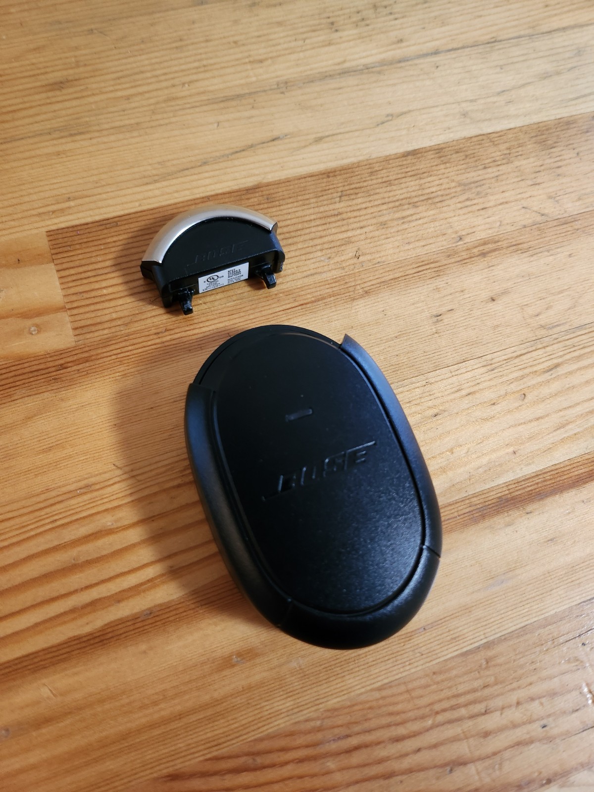 Bose Quiet Comfort (QC3) Battery Charger and Rechargeable Battery (Untested)