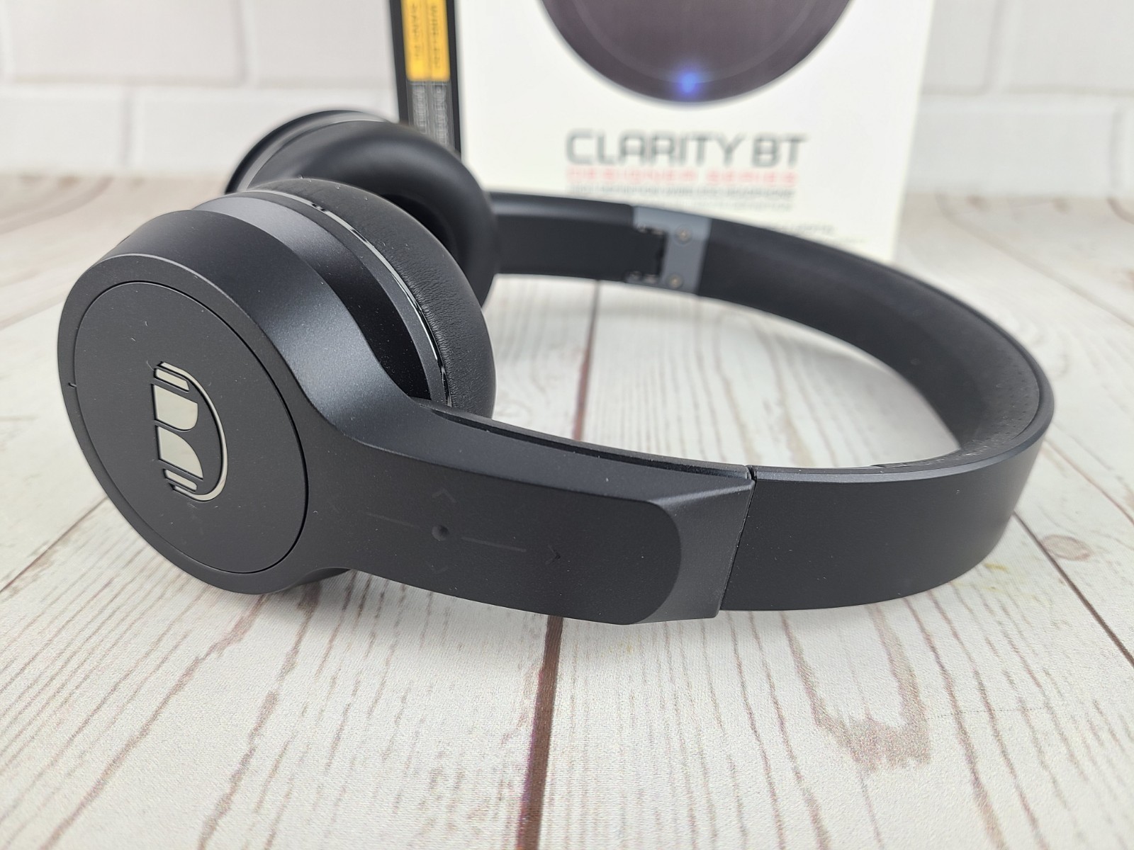 Monster Clarity BT Wireless On Ear Headphones Bluetooth or Wired Designer Series