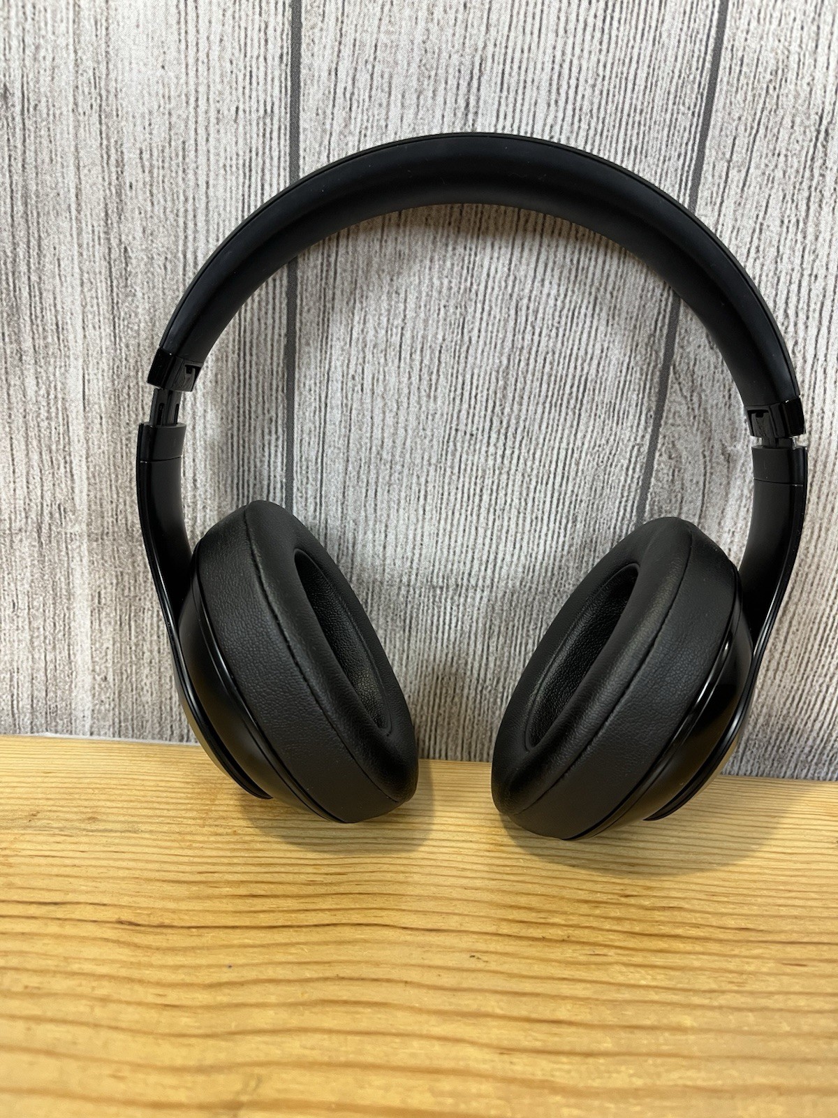 Beats by Dr. Dre Studio3 Over the Ear Wireless Headphones – Matte Black