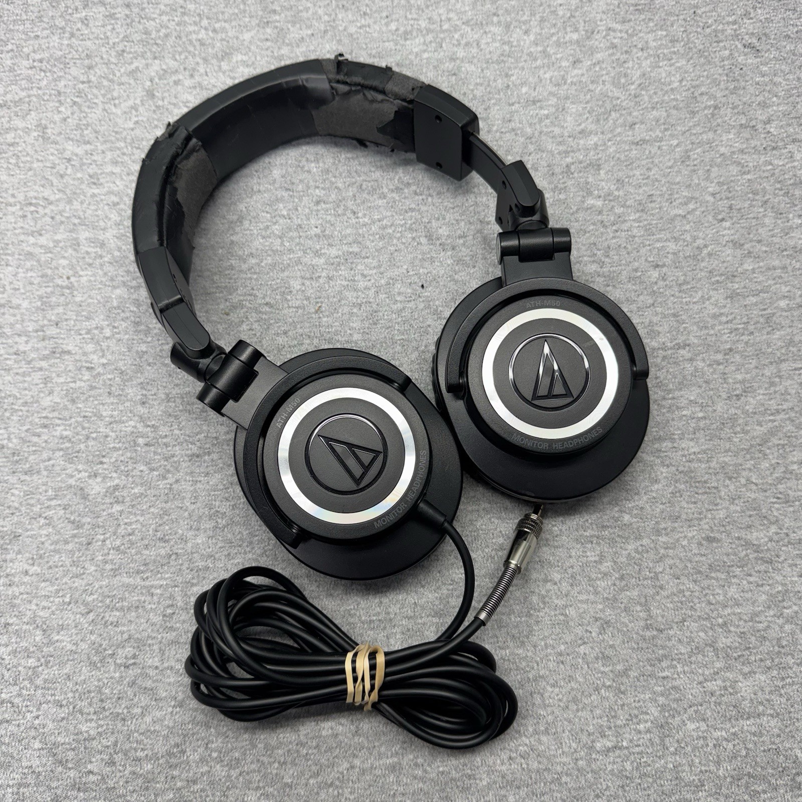 Audio-Technica ATH-M50 Studio Monitor Headphones Wired Tested Working Fixed Wire