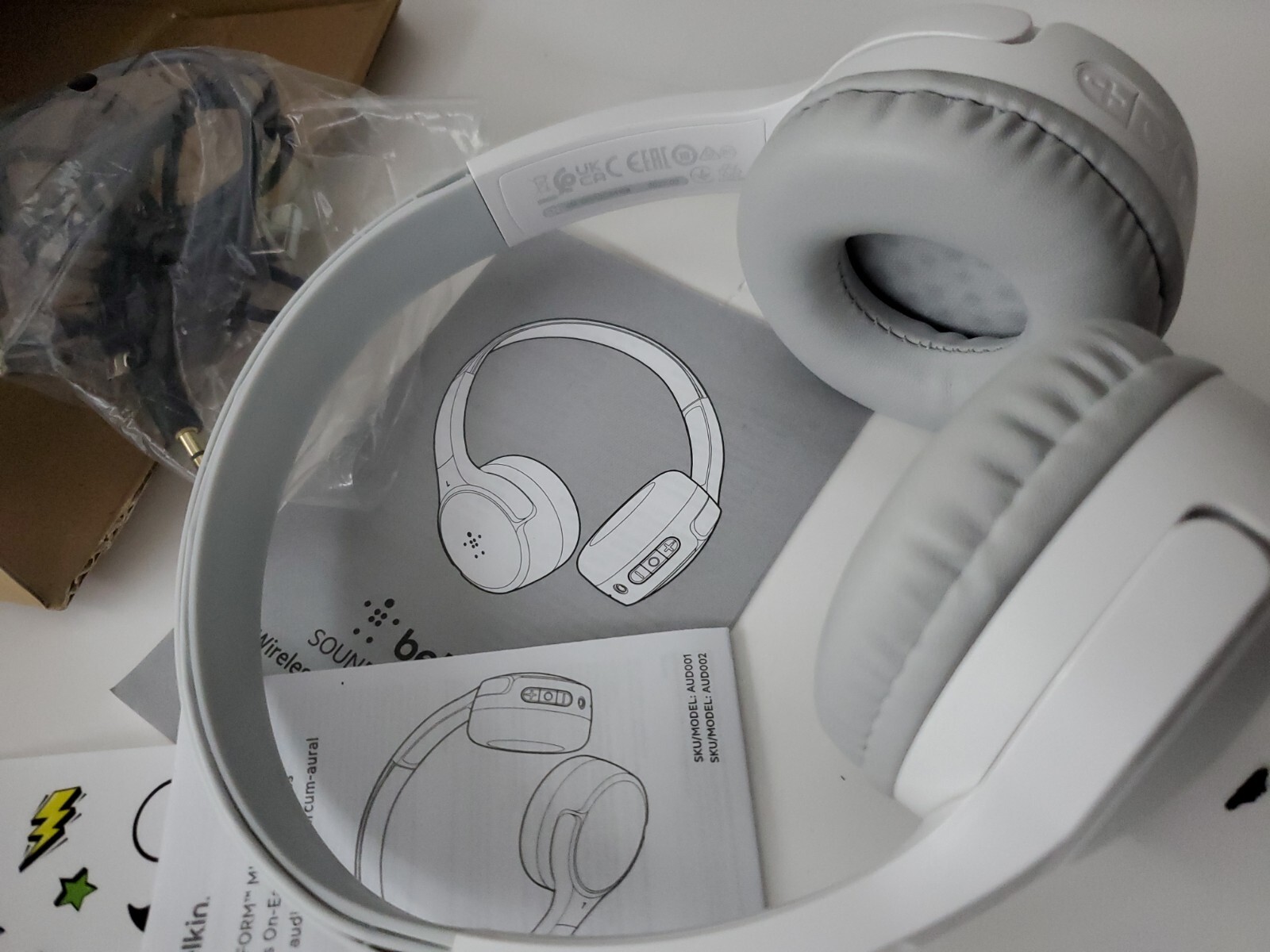 NEW Belkin AUD001BTWH SOUNDFORM Mini Headset – Stereo Mini-phone 3.5mm