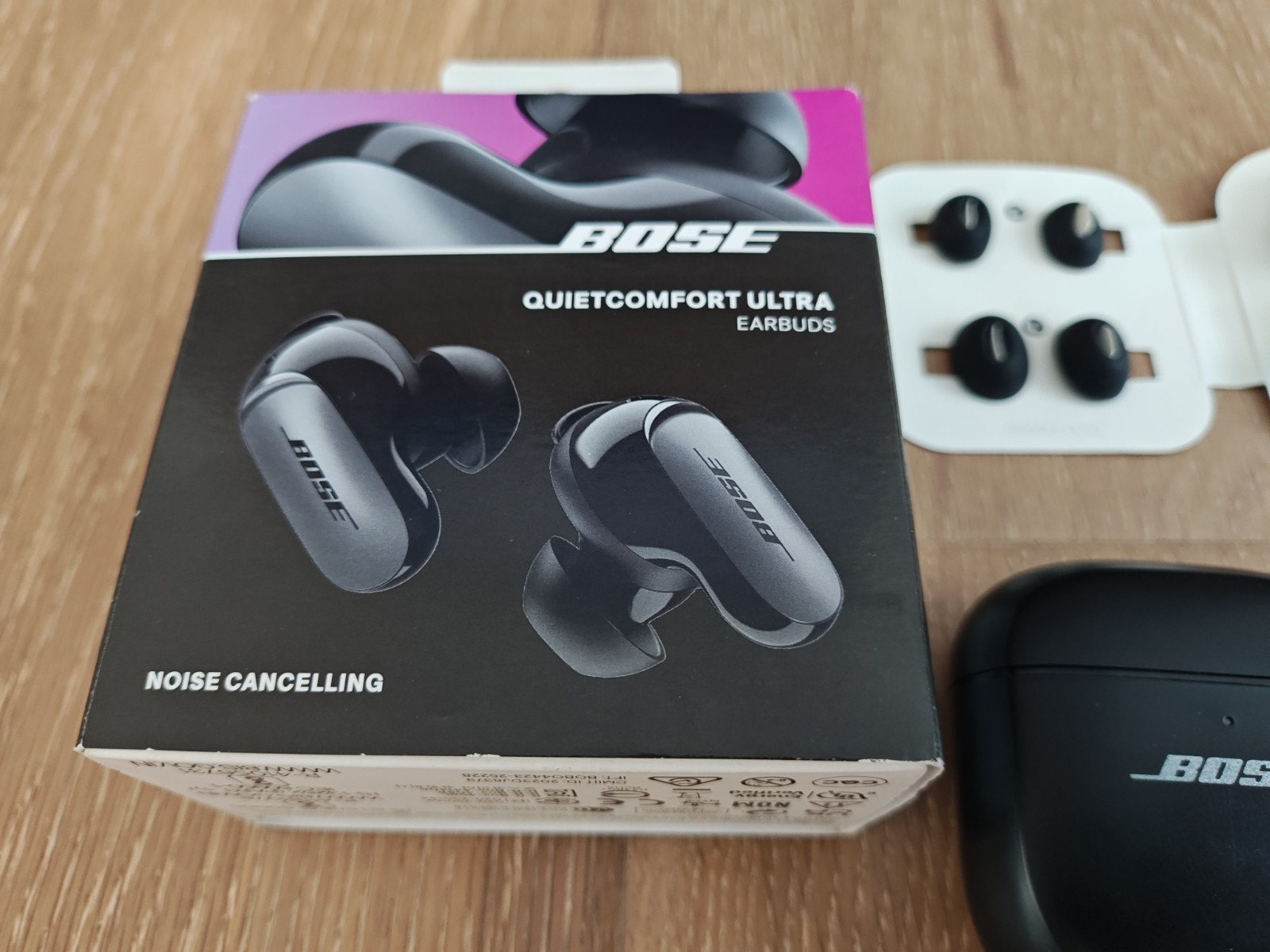 Bose QuietComfort Ultra Earbuds Noise-Cancelling Earbuds Black/Gray, **Tested**
