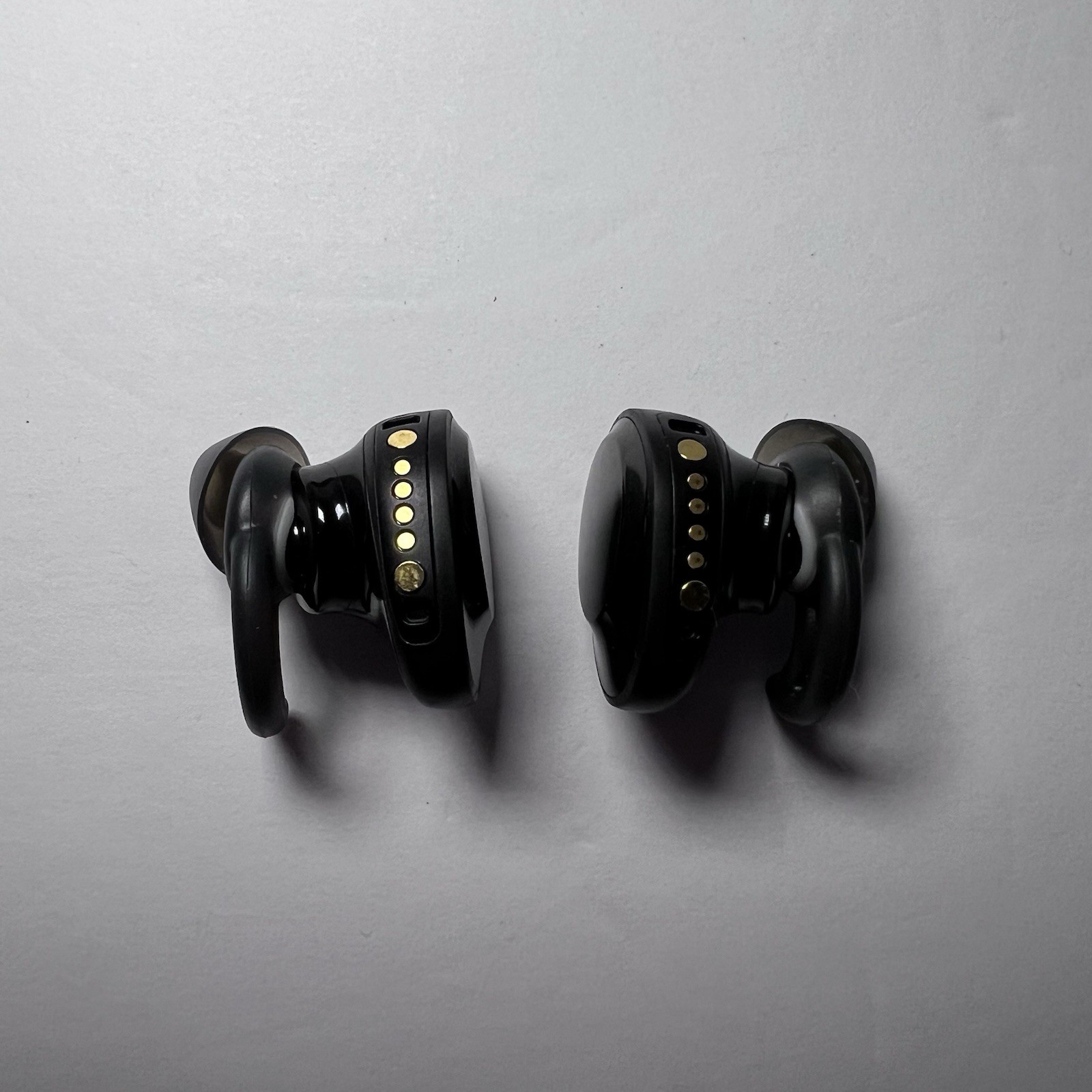 Bose SoundSport Free Wireless Headphones Black 423729 Bluetooth Earbuds READ Des